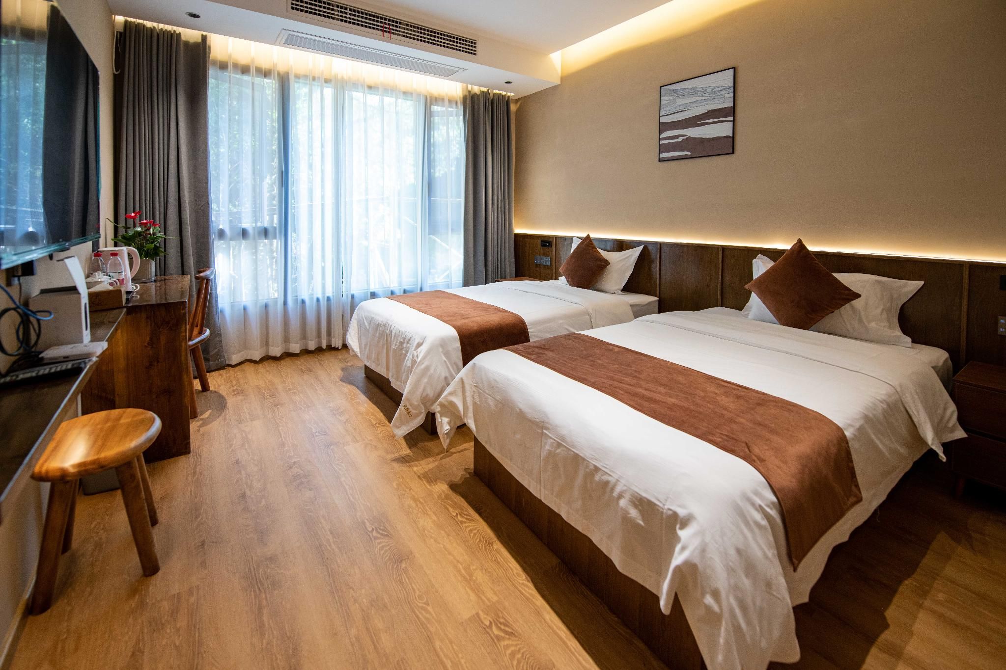 Twin Bed Room