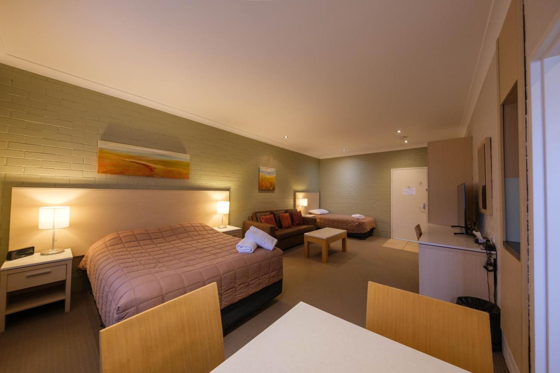 Queen, Double Foldout & Single Room