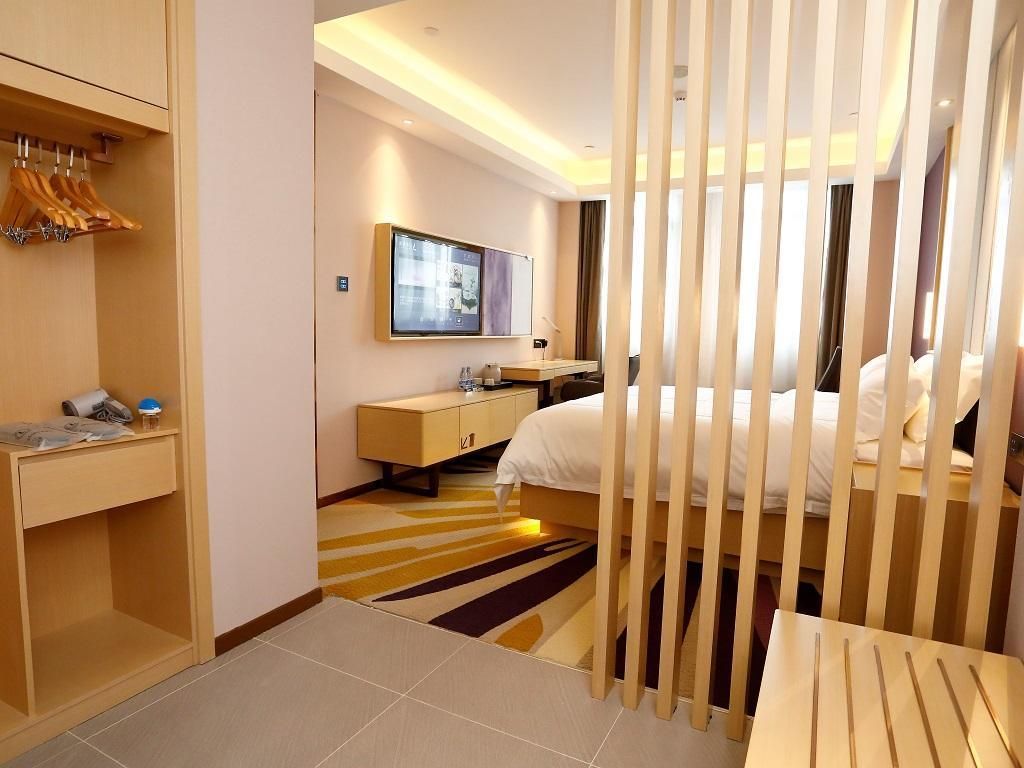 Lavande Hotel·Jiujiang University 1 Queen Bed Business Suite