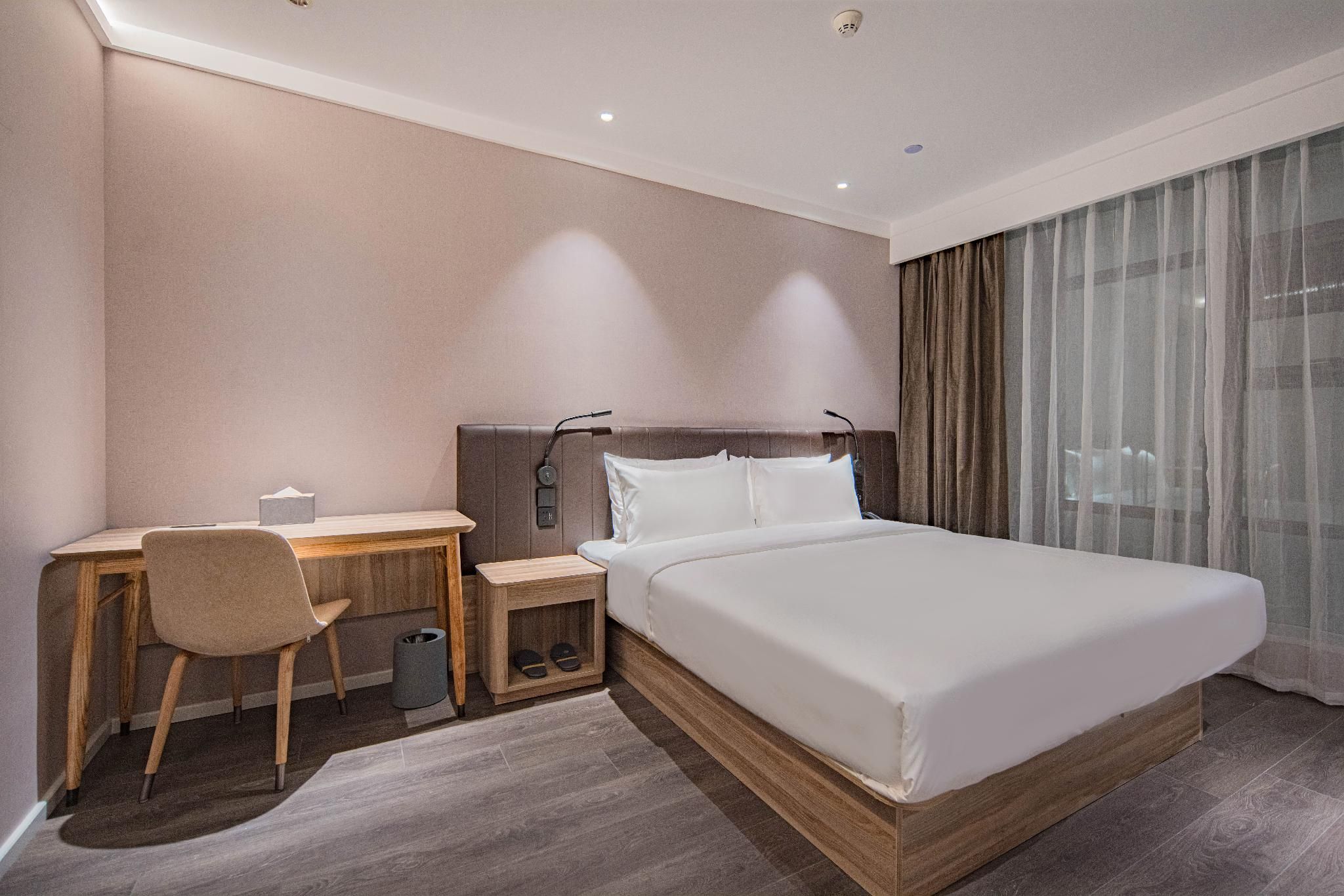 Huazhu - Superior BedRoom