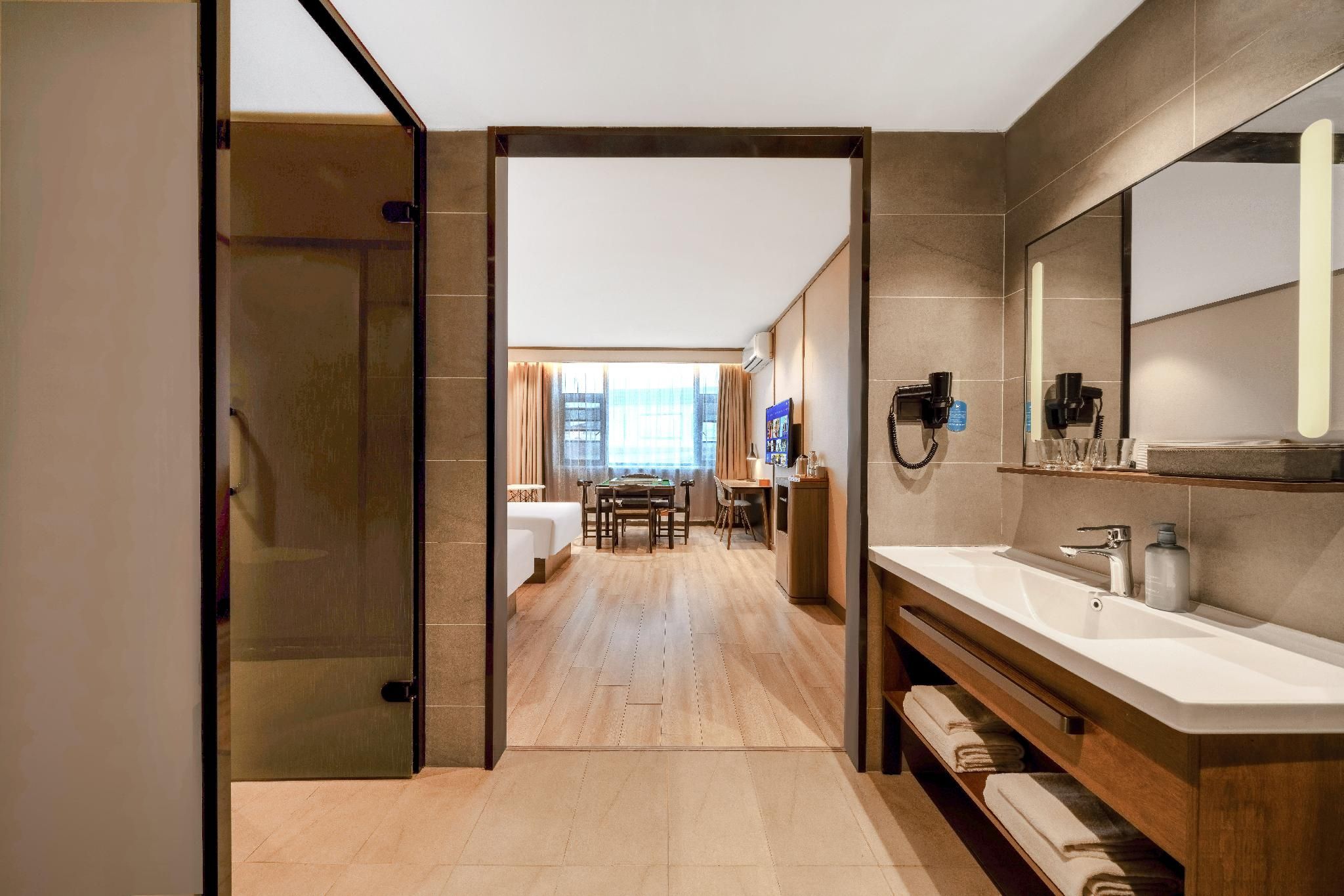 Twin Business Room