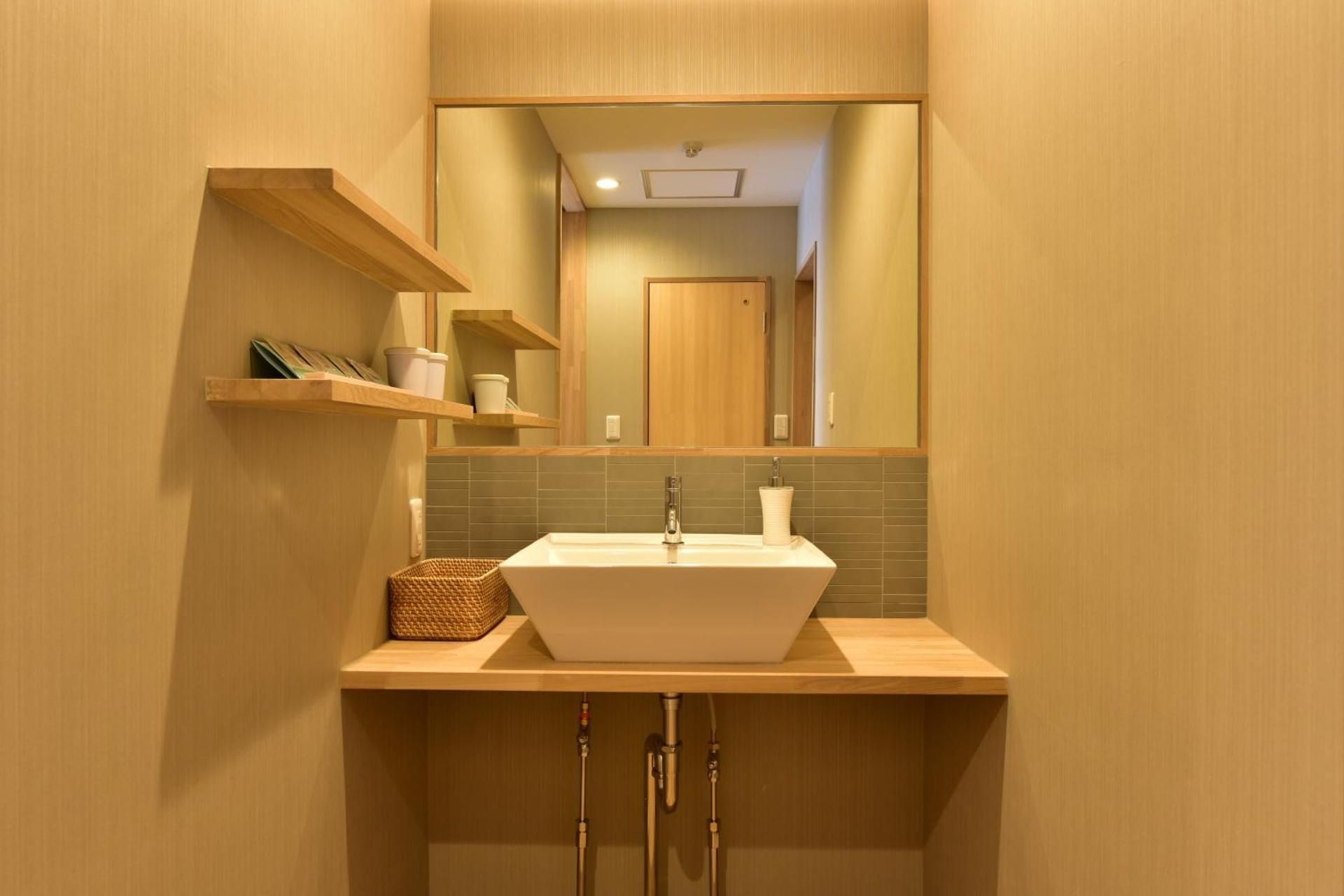 Twin Room-E