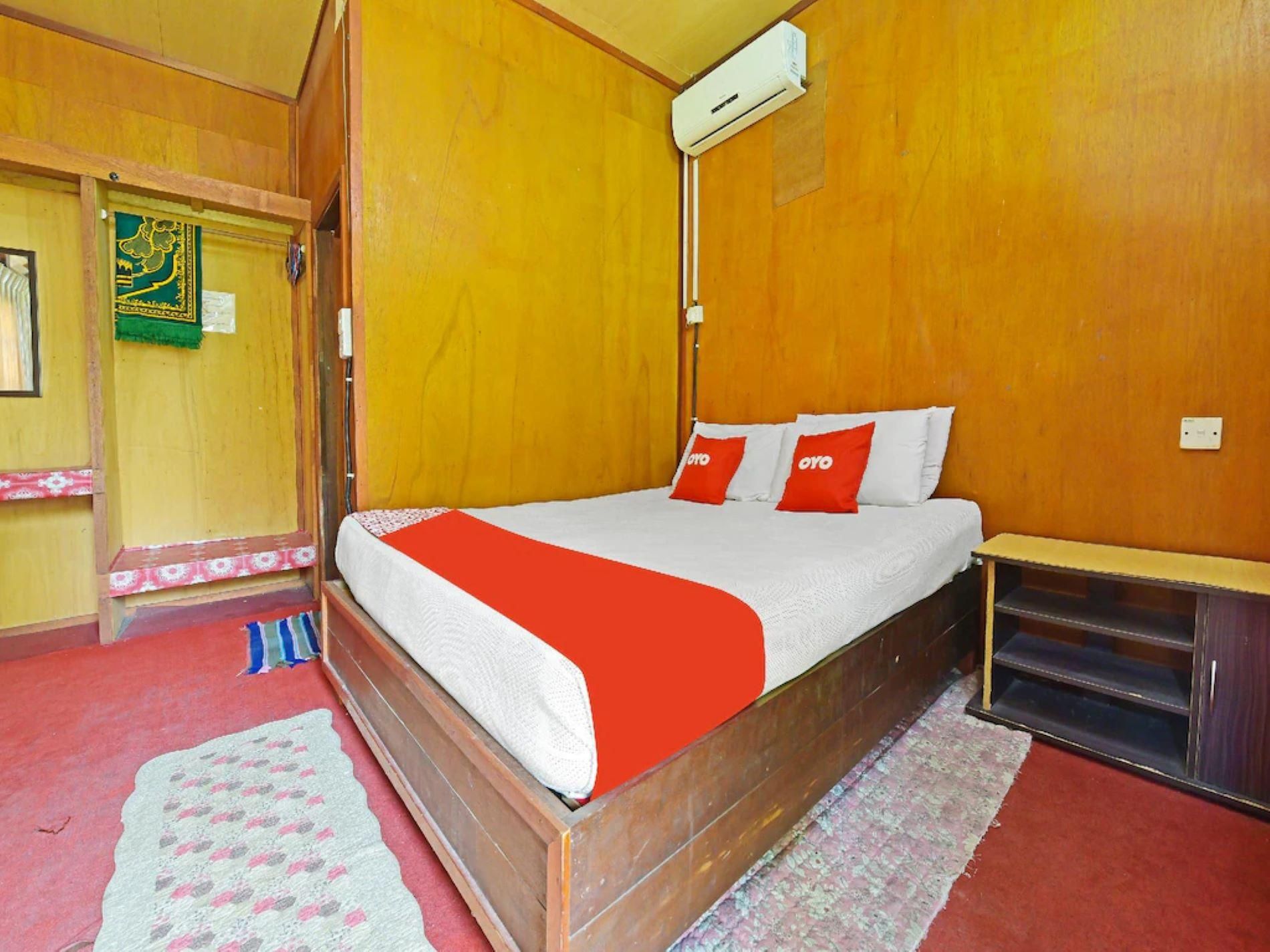 Pelangi Beach Resort  Deluxe Double Room 3