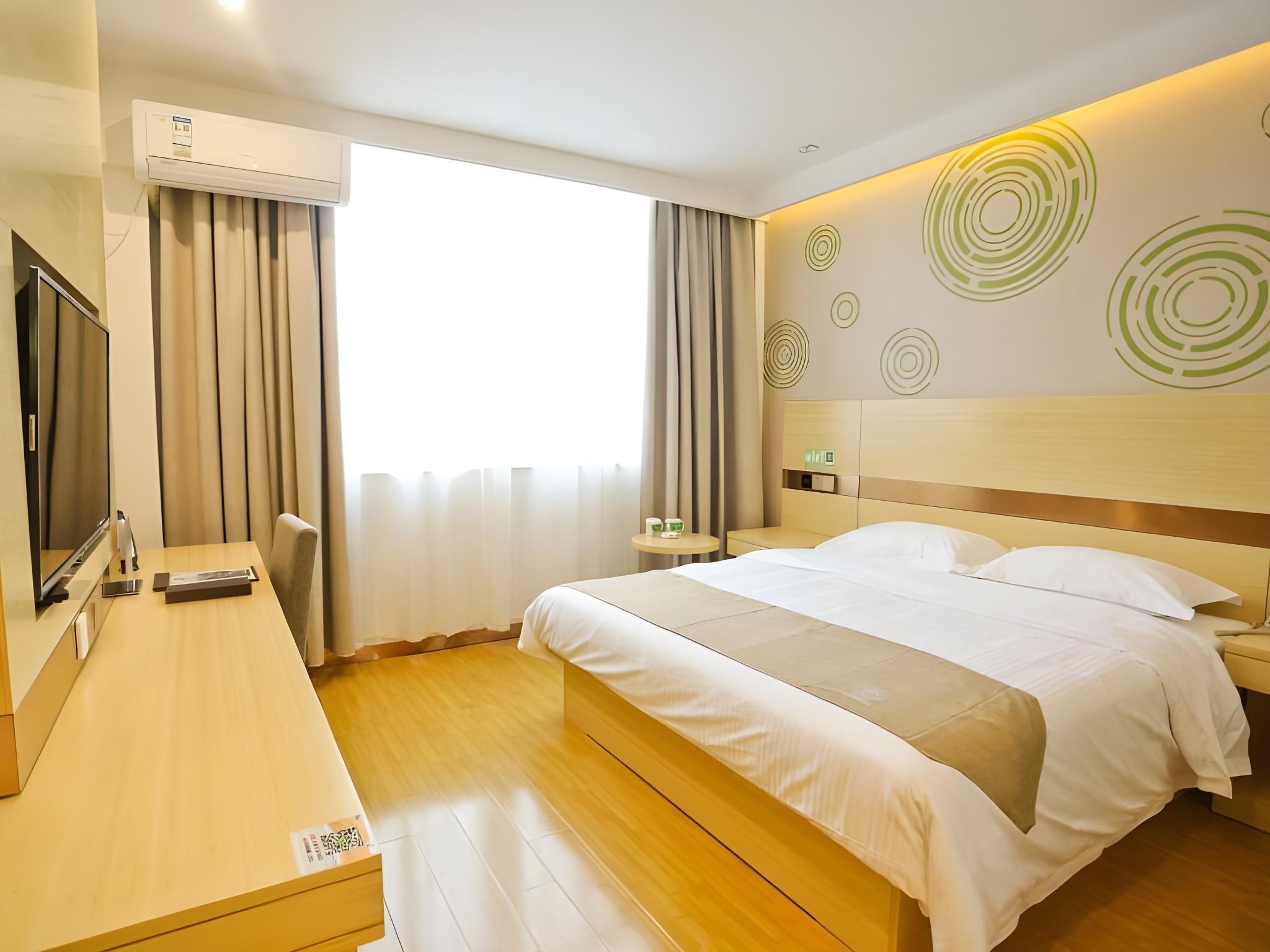 Hotel Queen Room