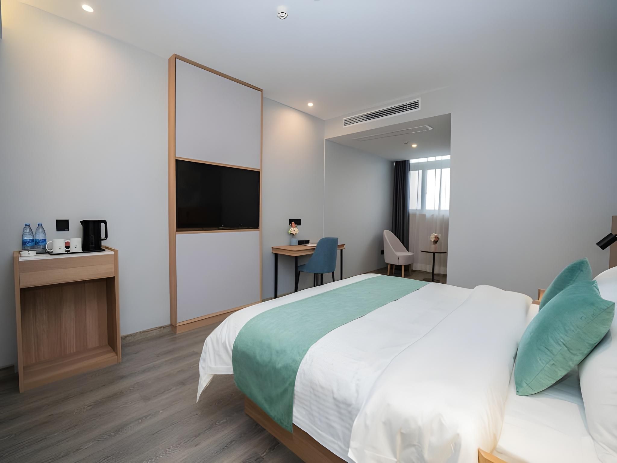 Feature Queen Room