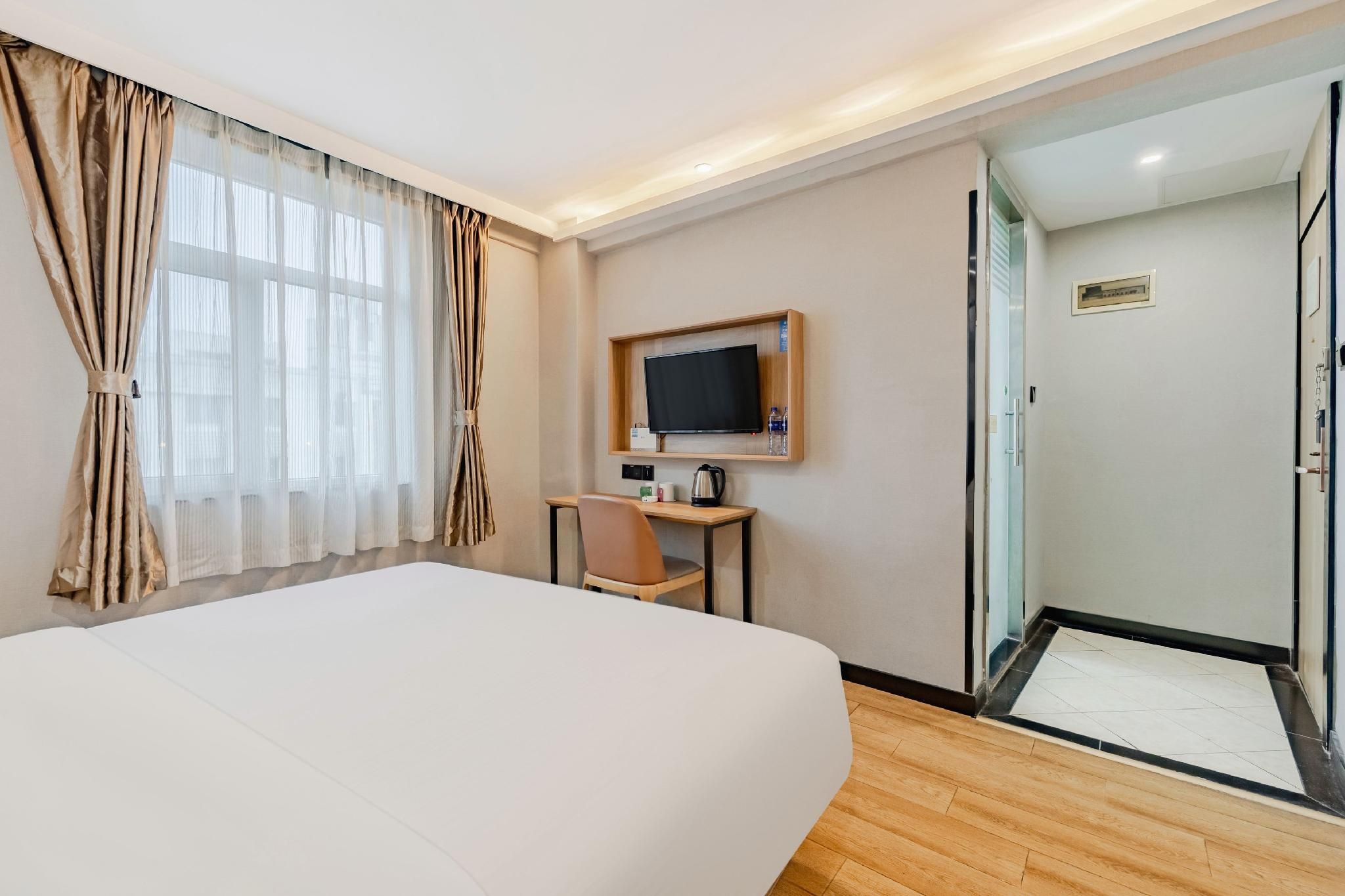 GTI - Business 1 Bed Room, 1.8M Bed