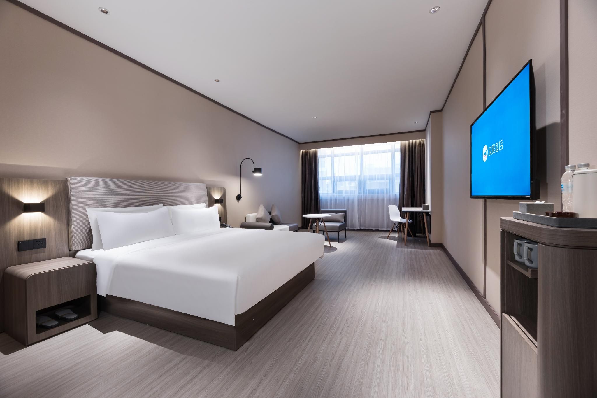 Queen Superior Room
