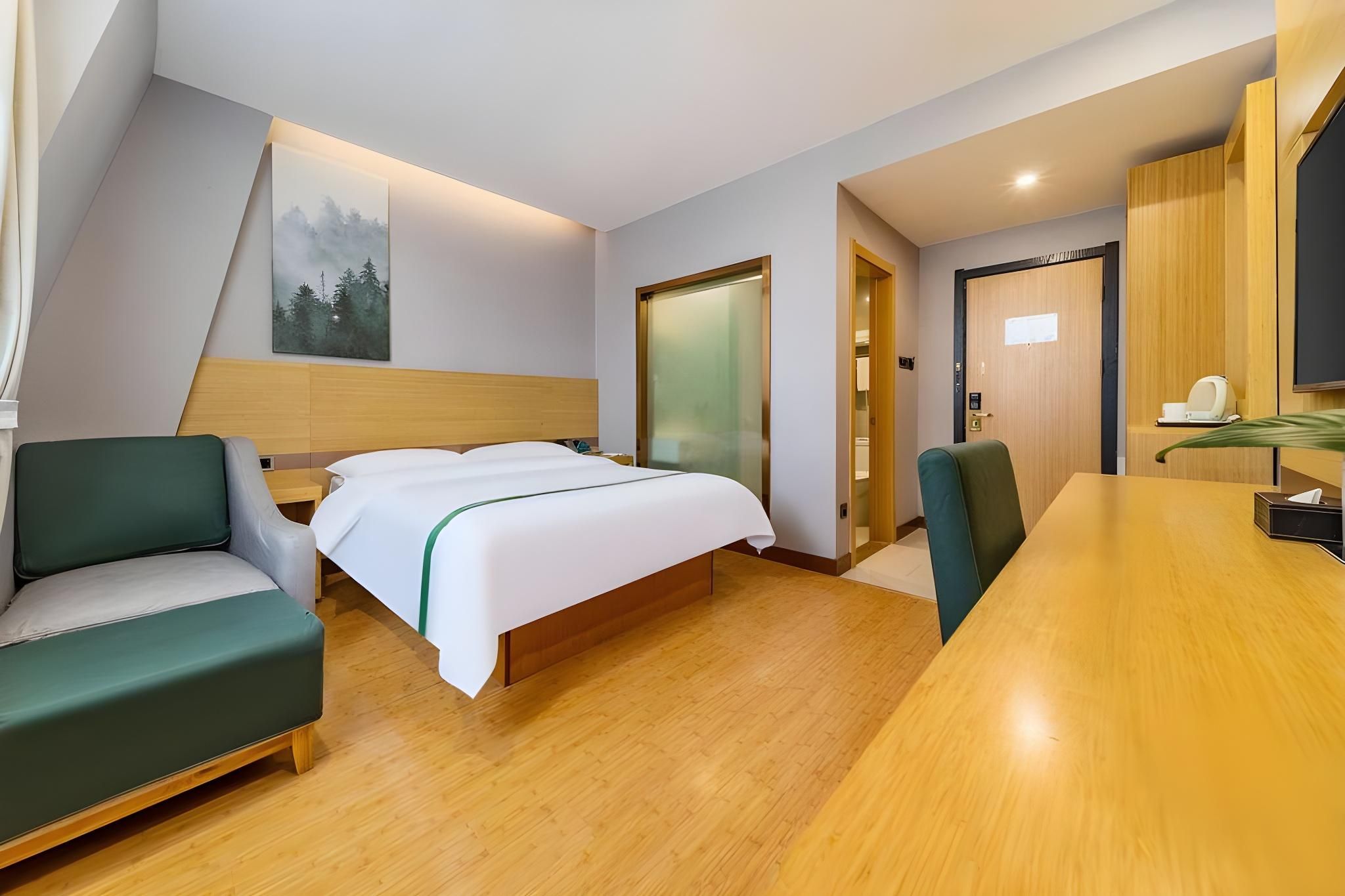 Business Queen Room