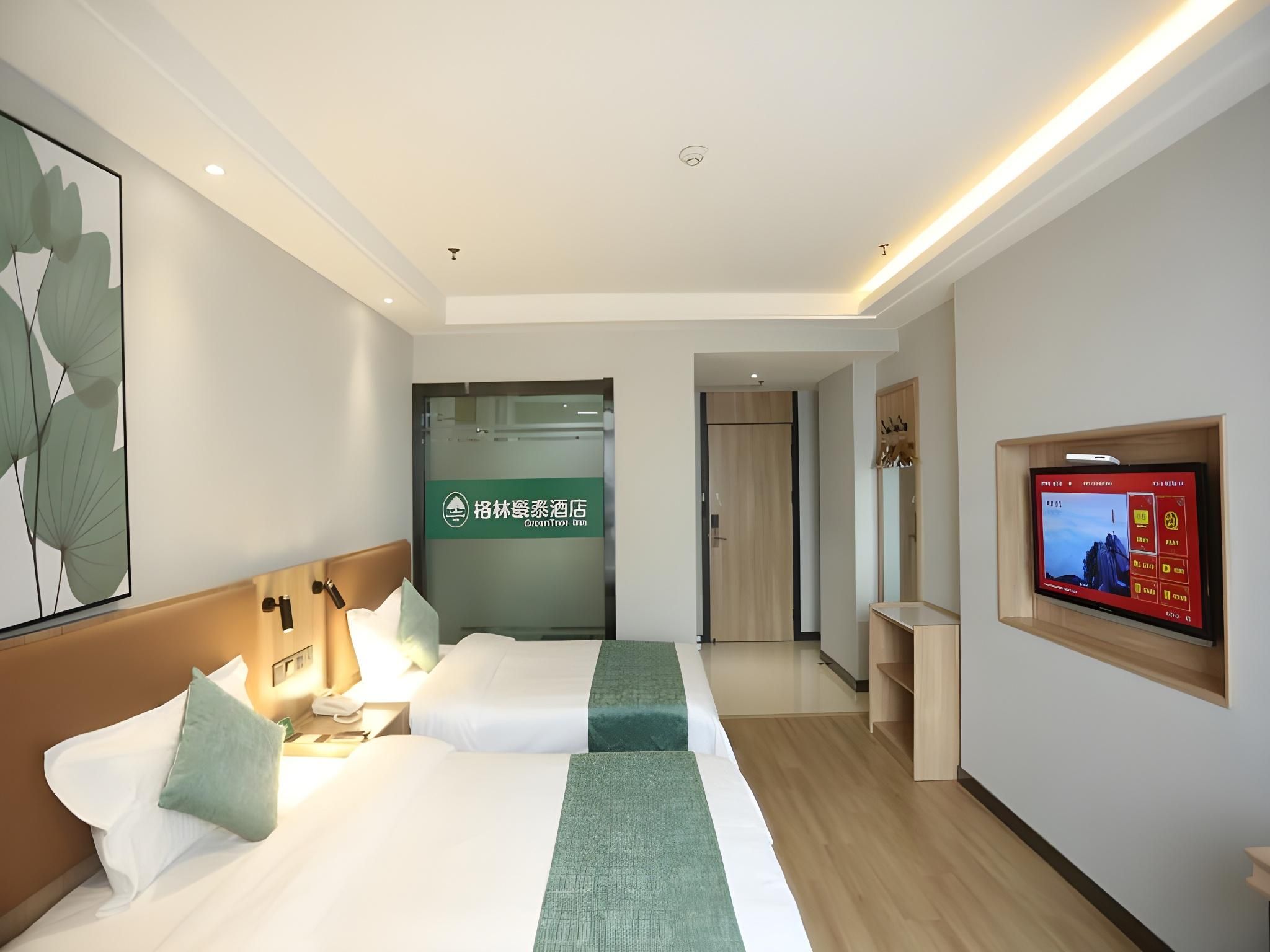 Twin Room with View