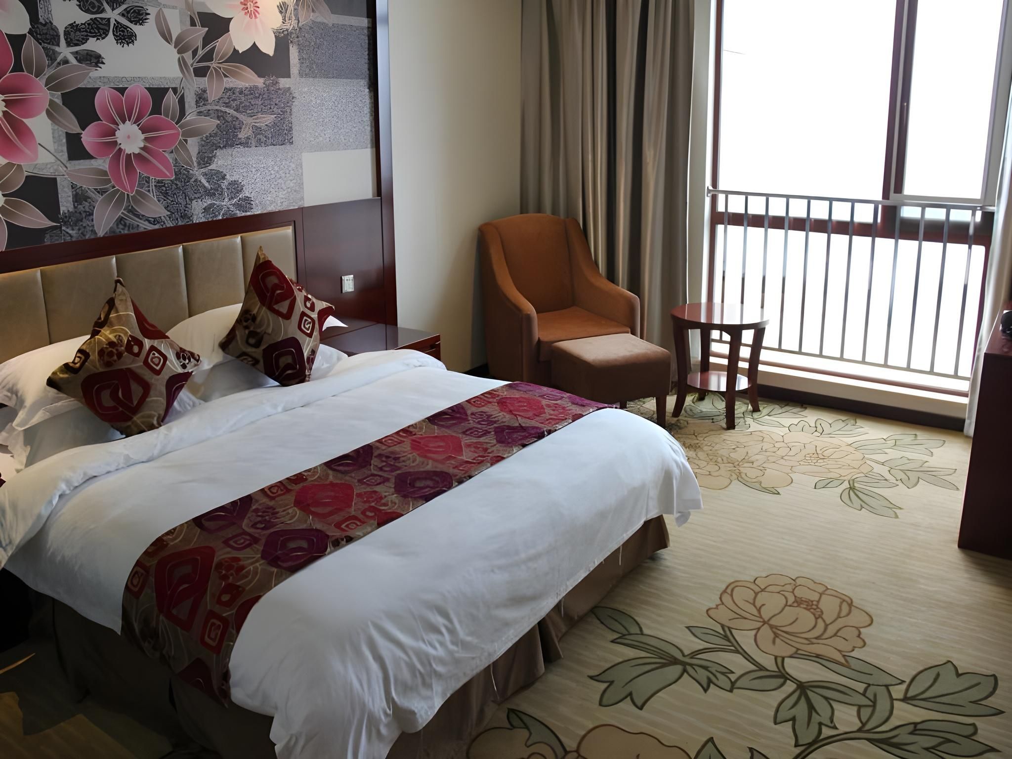 Business Queen Room
