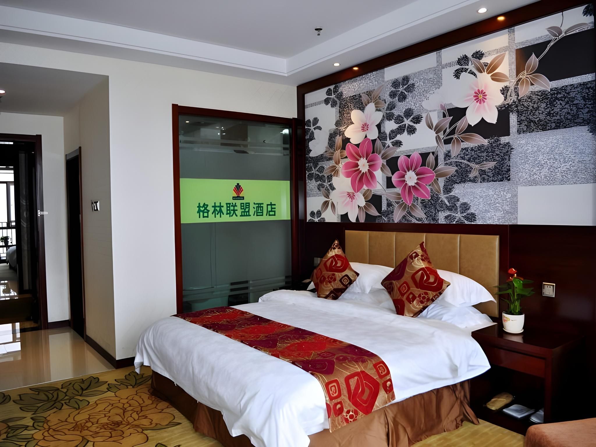 Business Queen Room