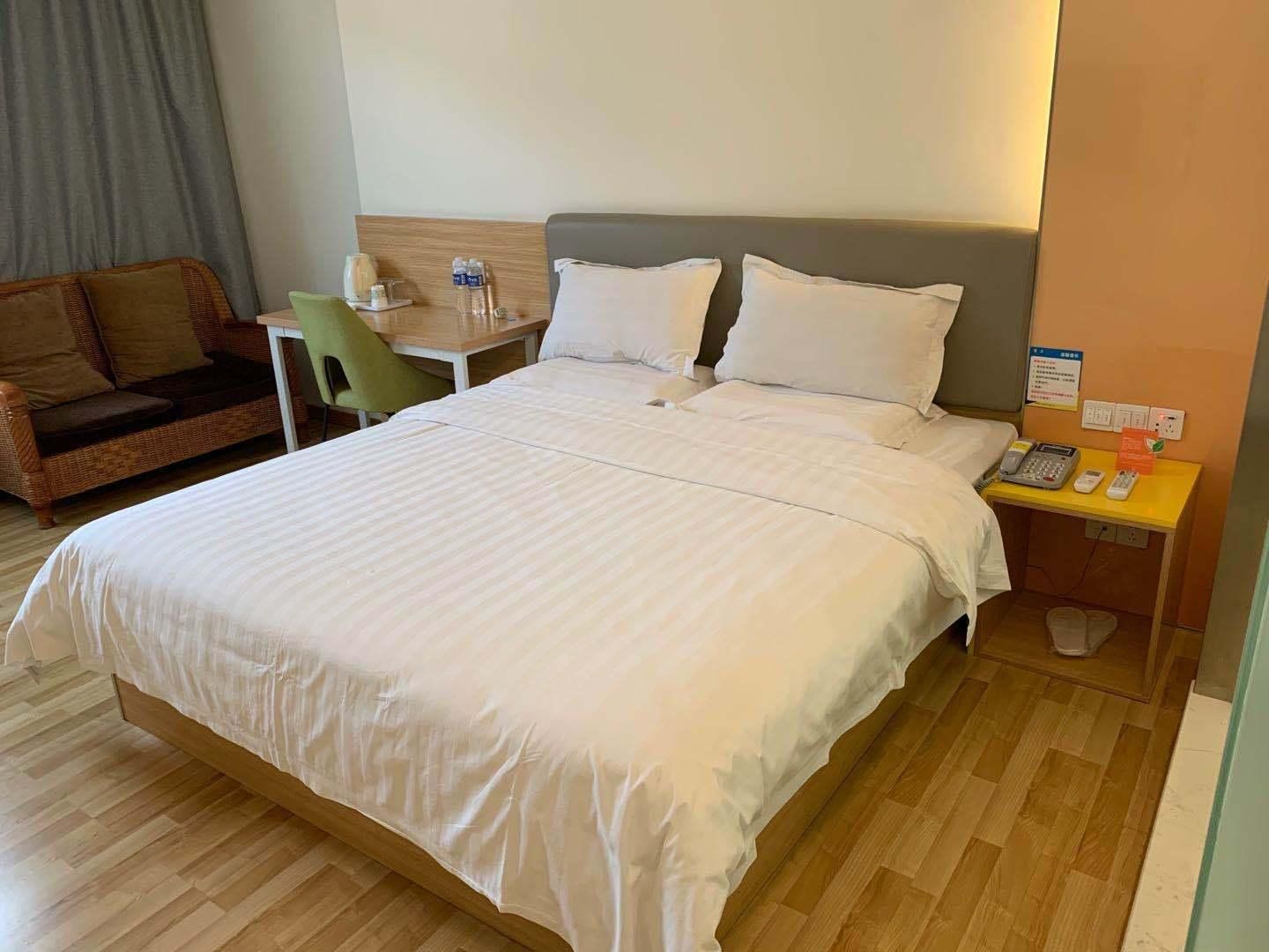 Economy Room