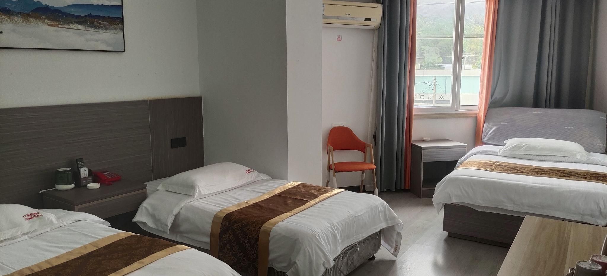 Fashion Triple Room