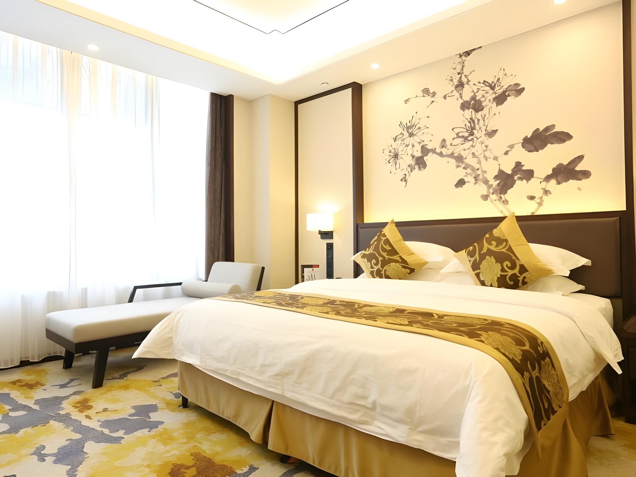 Queen Room with View