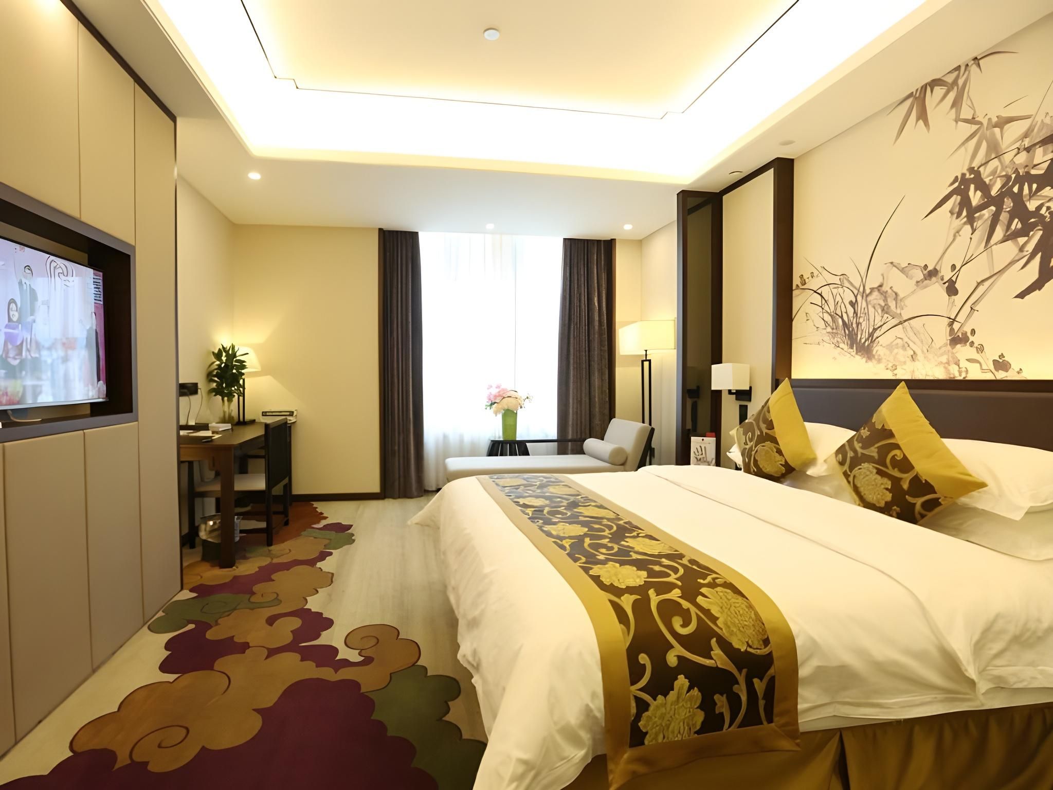 Queen Deluxe Room