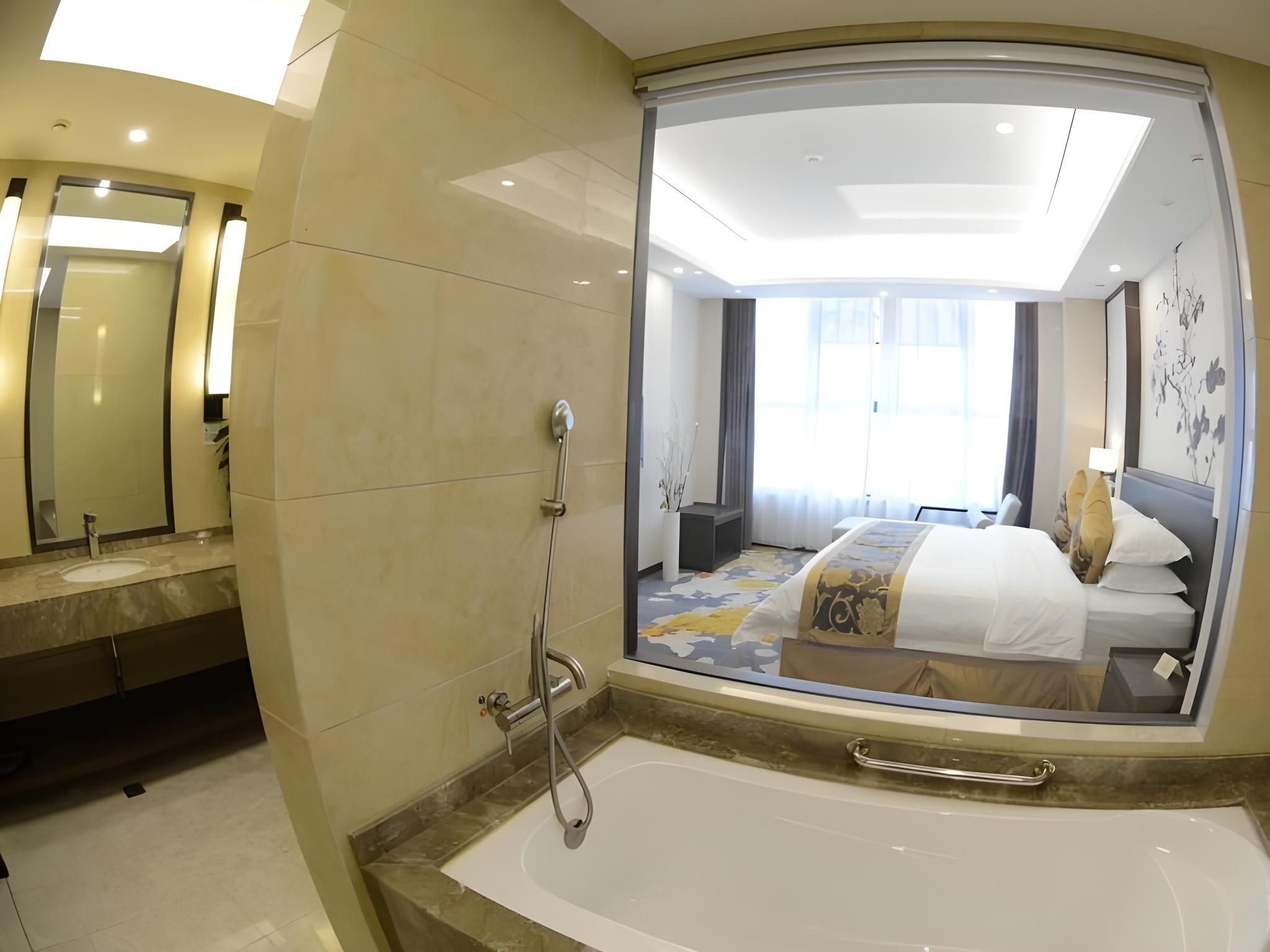 Senior Suite