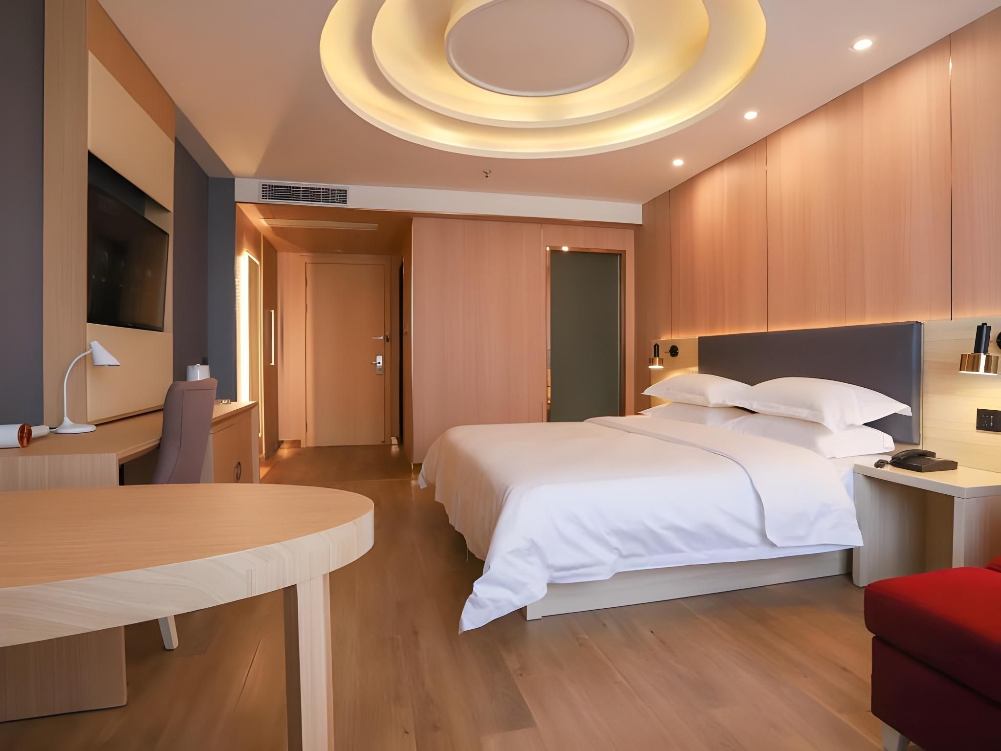 Feature Queen Room