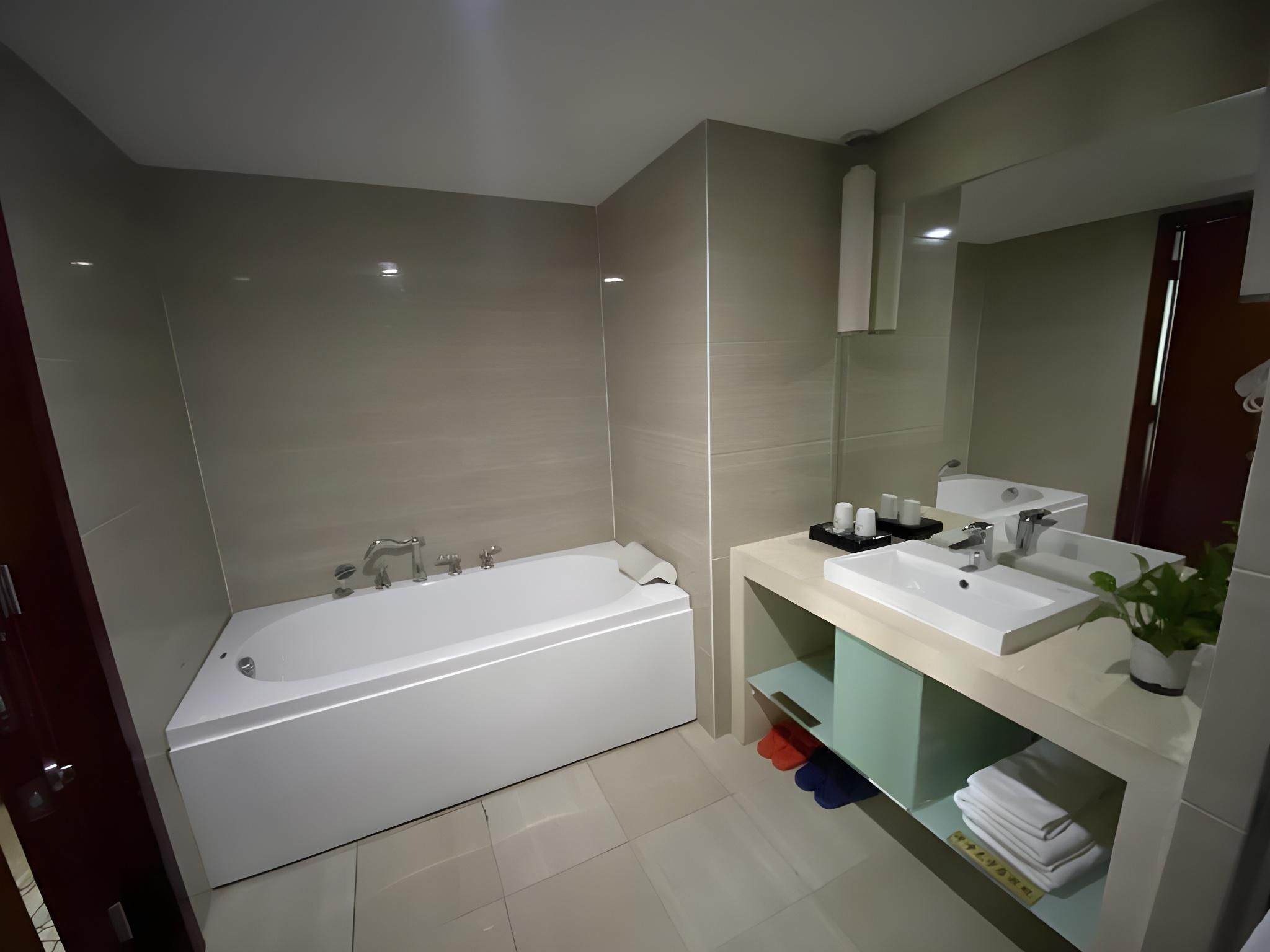 Deluxe Suite