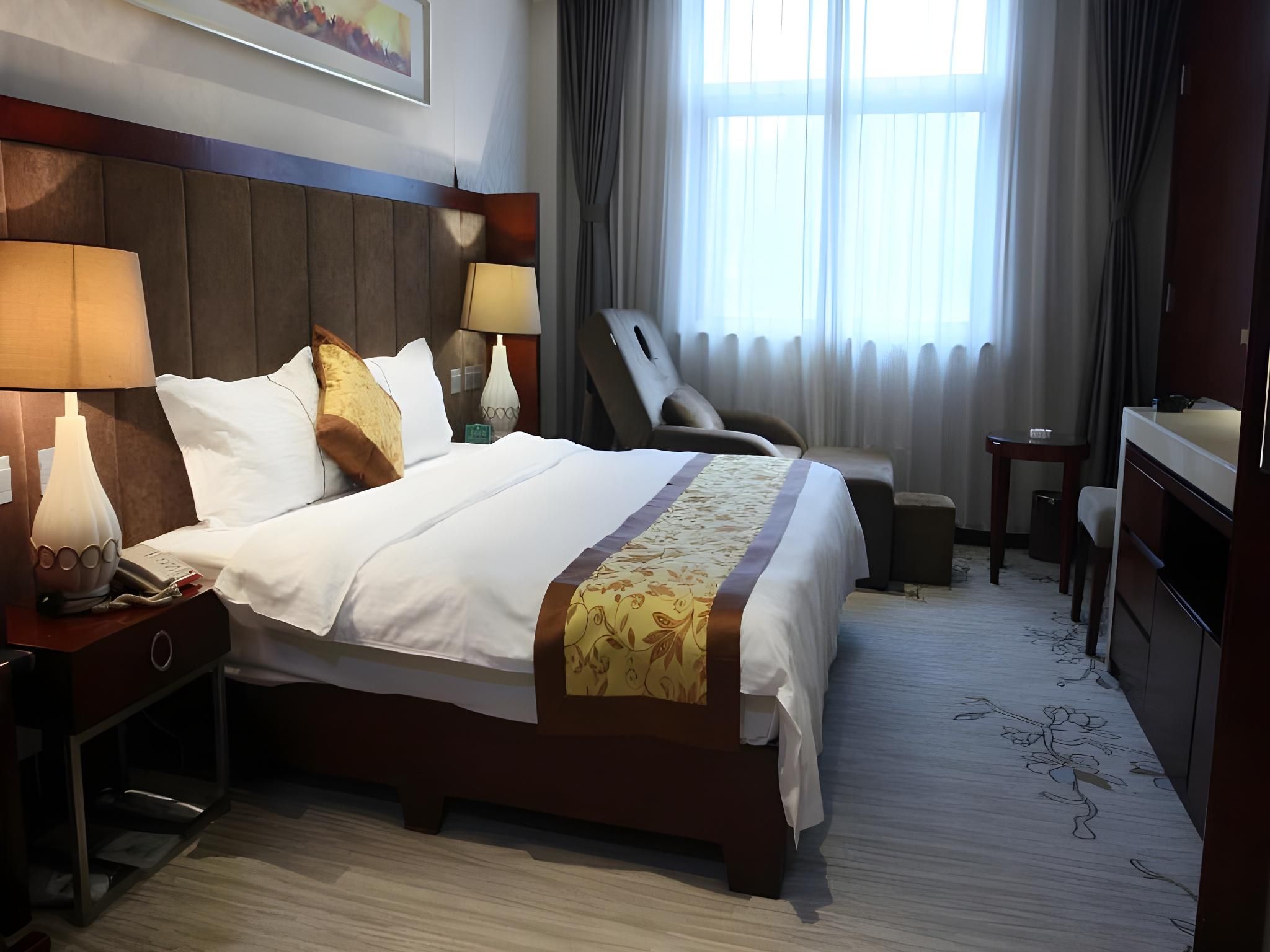 Deluxe Suite