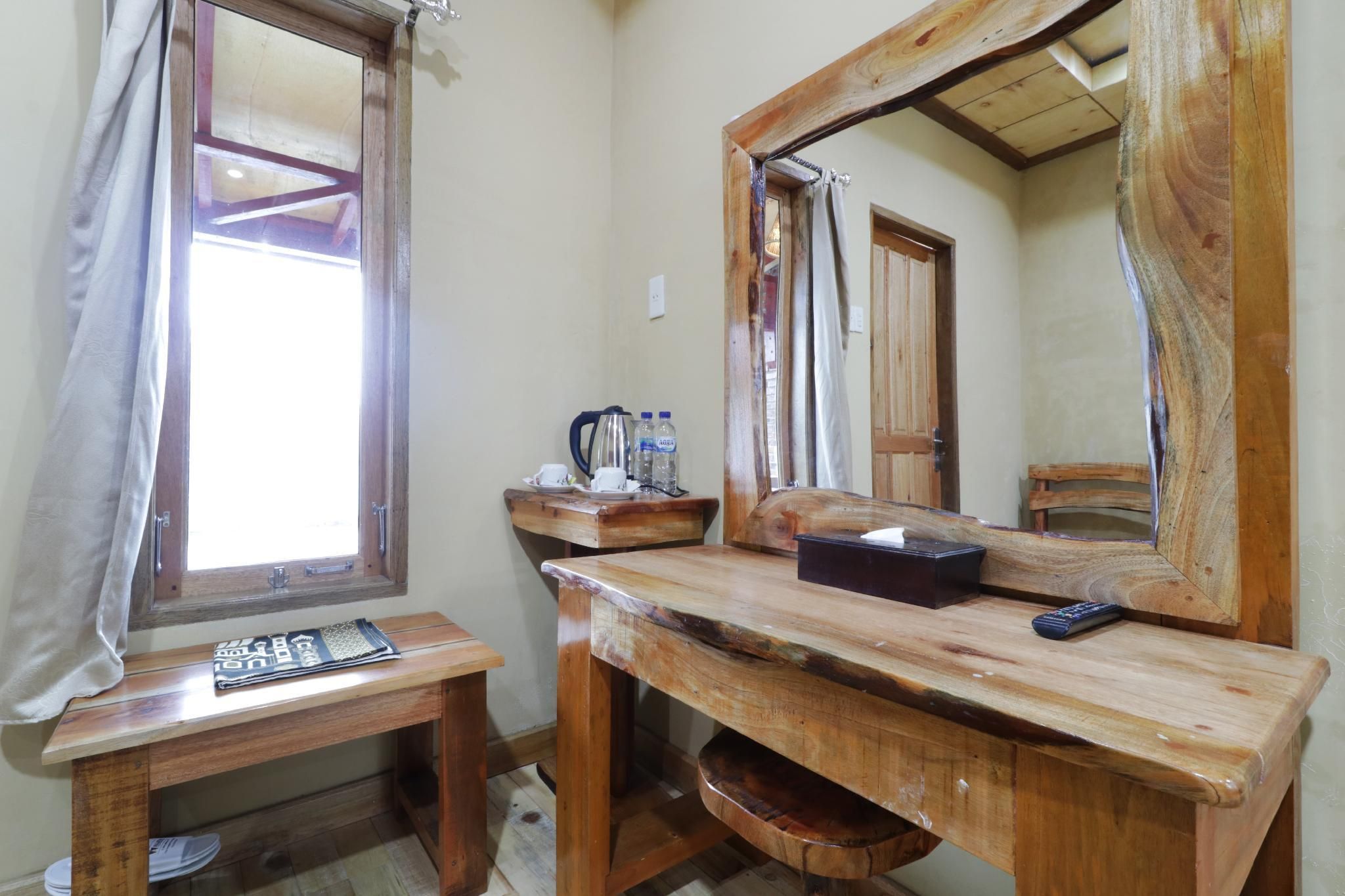 Alloyna Country Cottage Deluxe Room 2