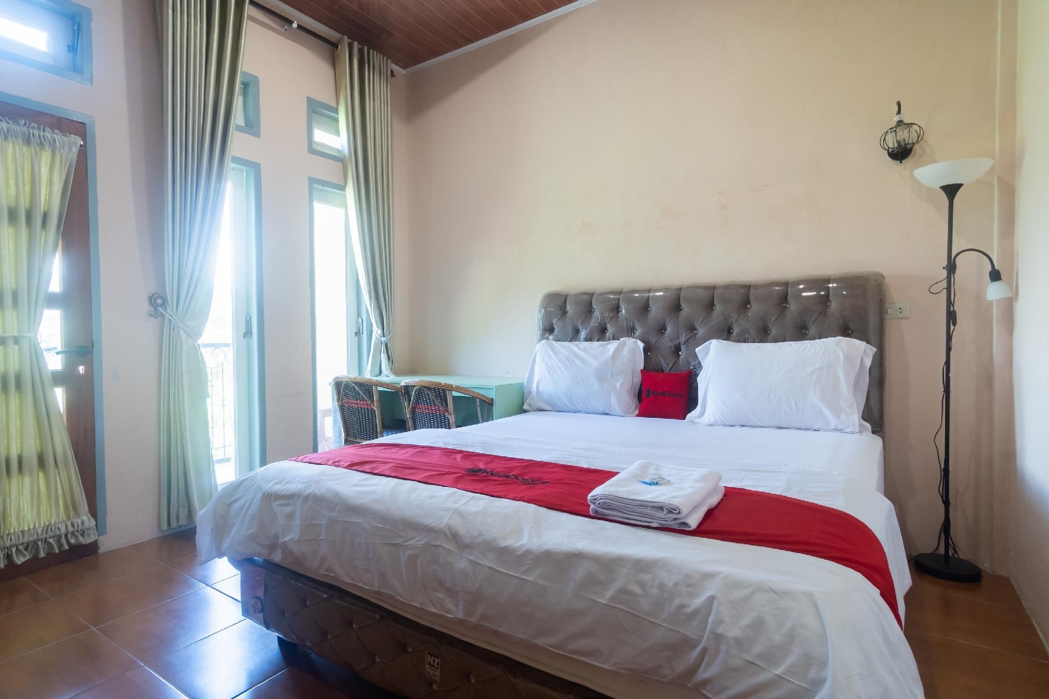 RedDoorz @ Sapo Rumbia 1 Berastagi Premium Suite