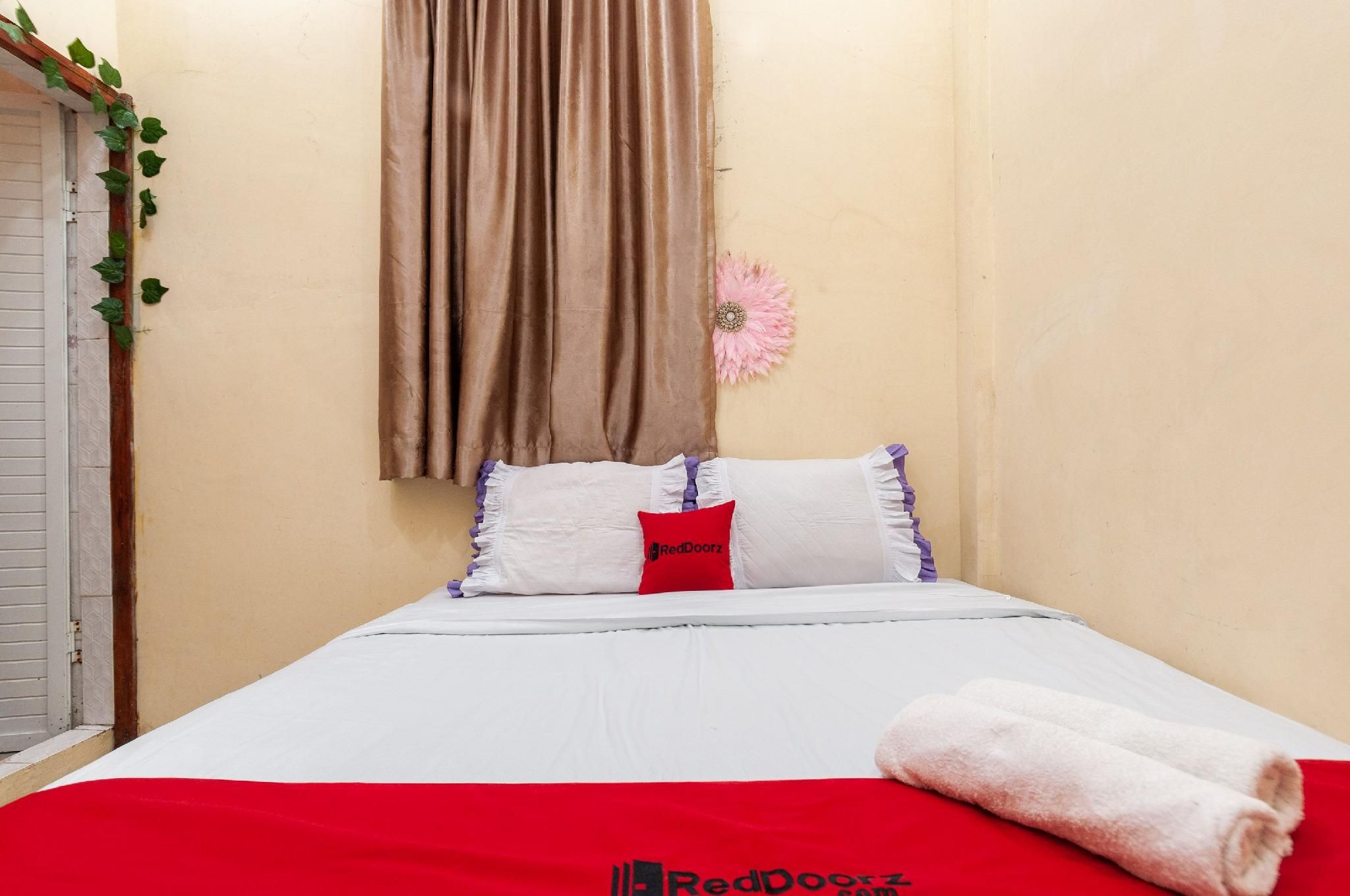 RedDoorz Sapo Rumbia 2 Berastagi Promotion Room 2