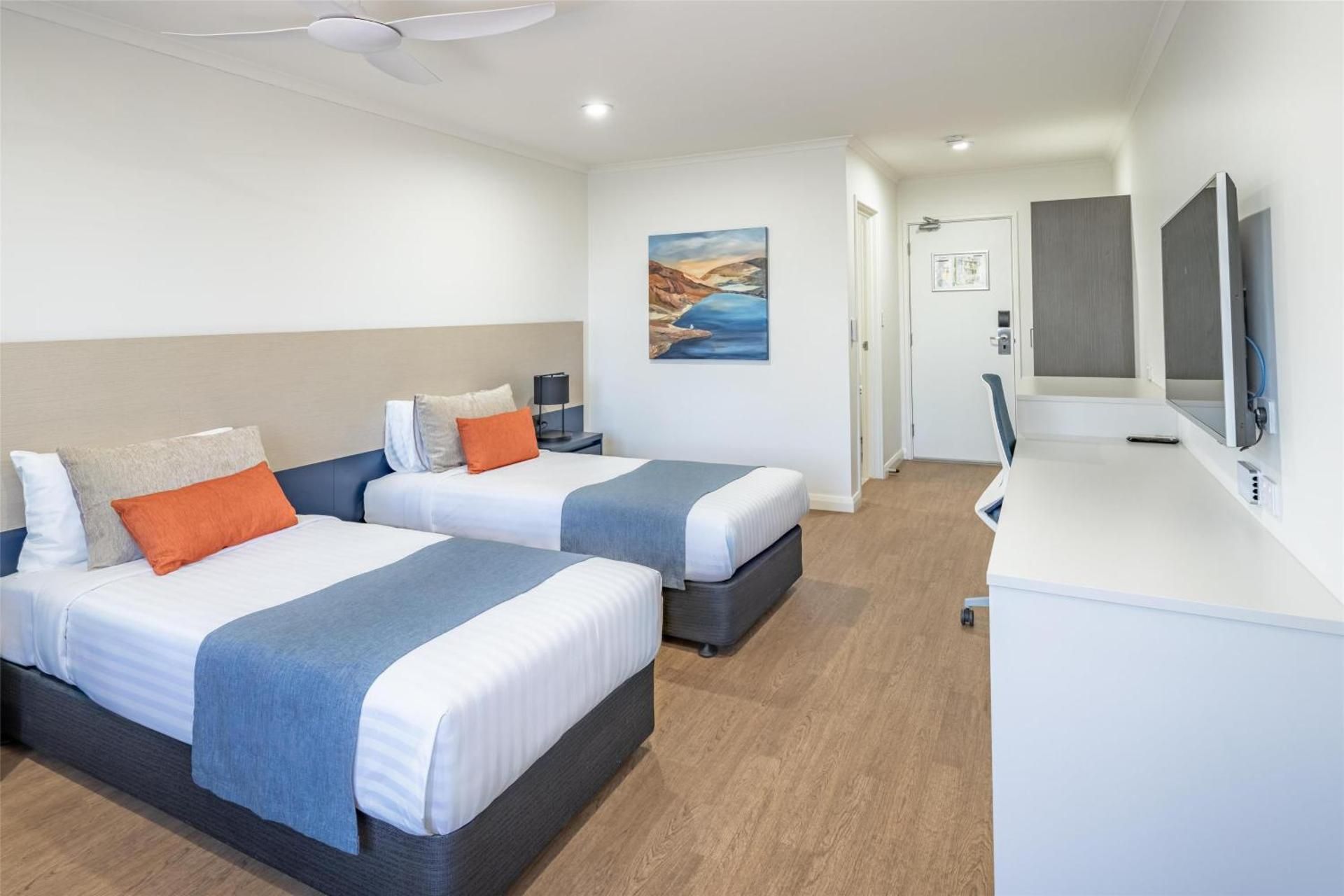 Deluxe Twin Room with Rain Shower - Non-Smoking