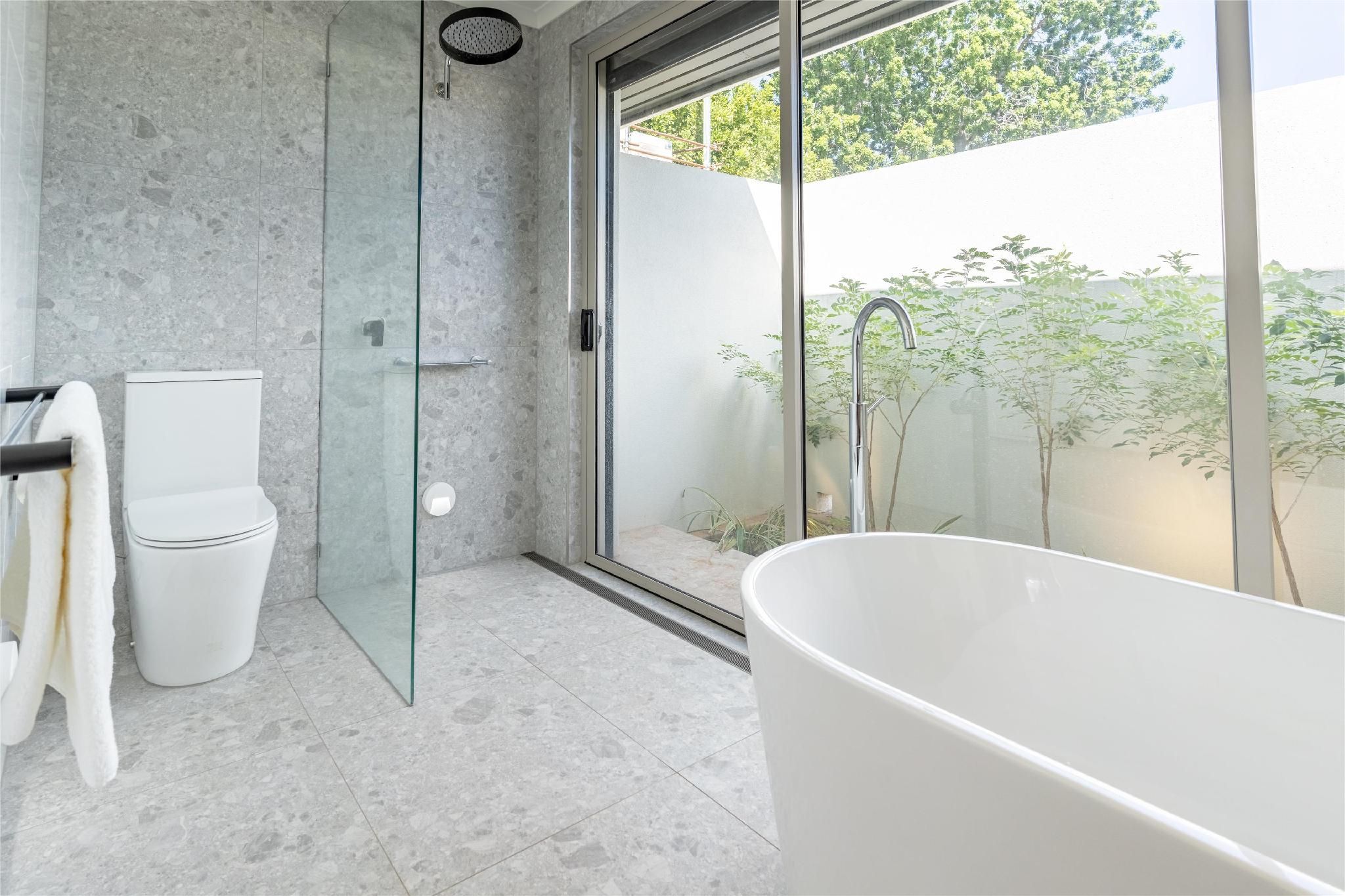 Best Western Cambridge Hotel Kununurra Suite-1 King Bed,Non-Smoking,Premium Room,Patio,Garden View 2