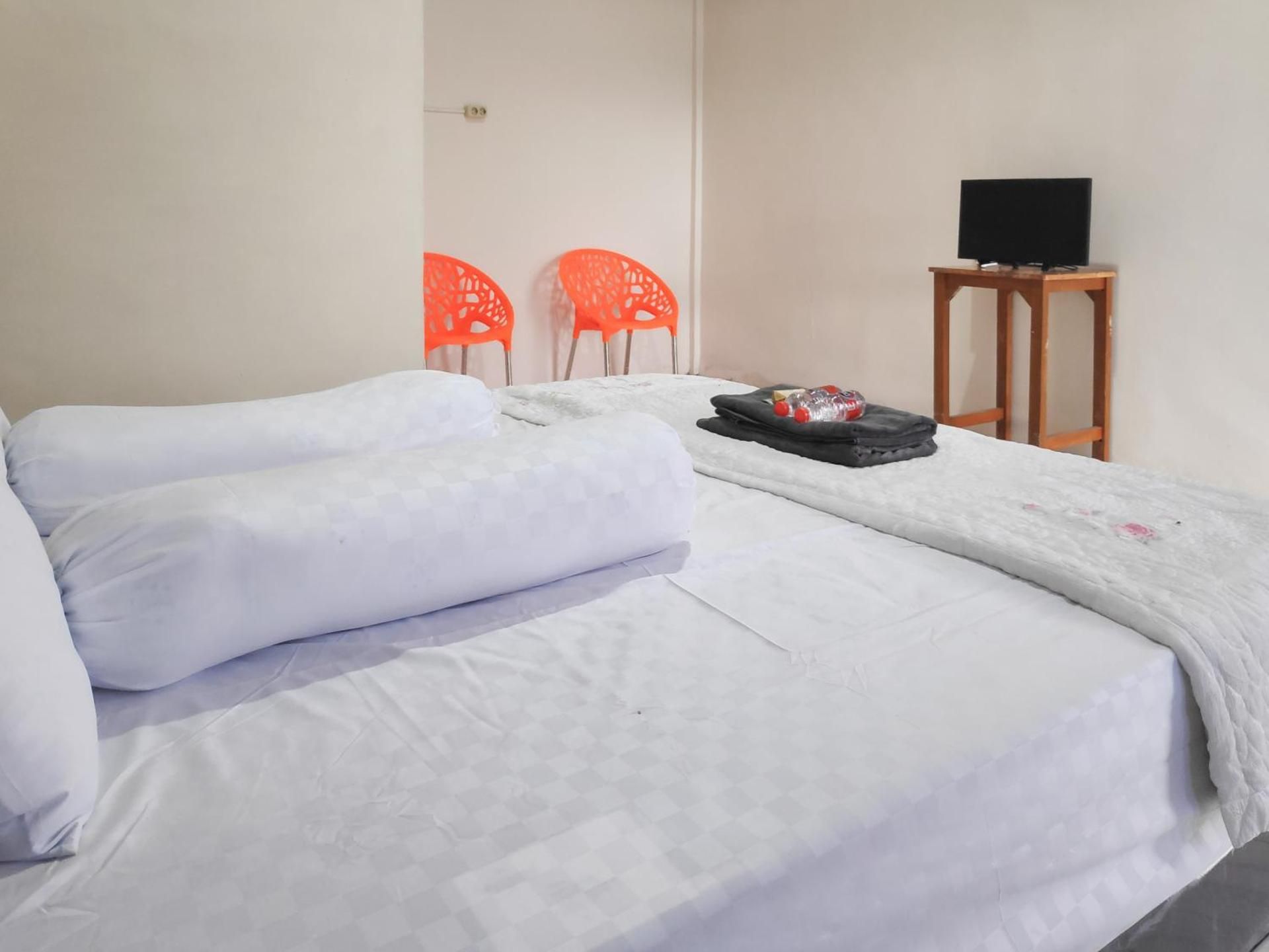 RedDoorz @ Jalan Ujung Aji Berastagi RedDoorz Room