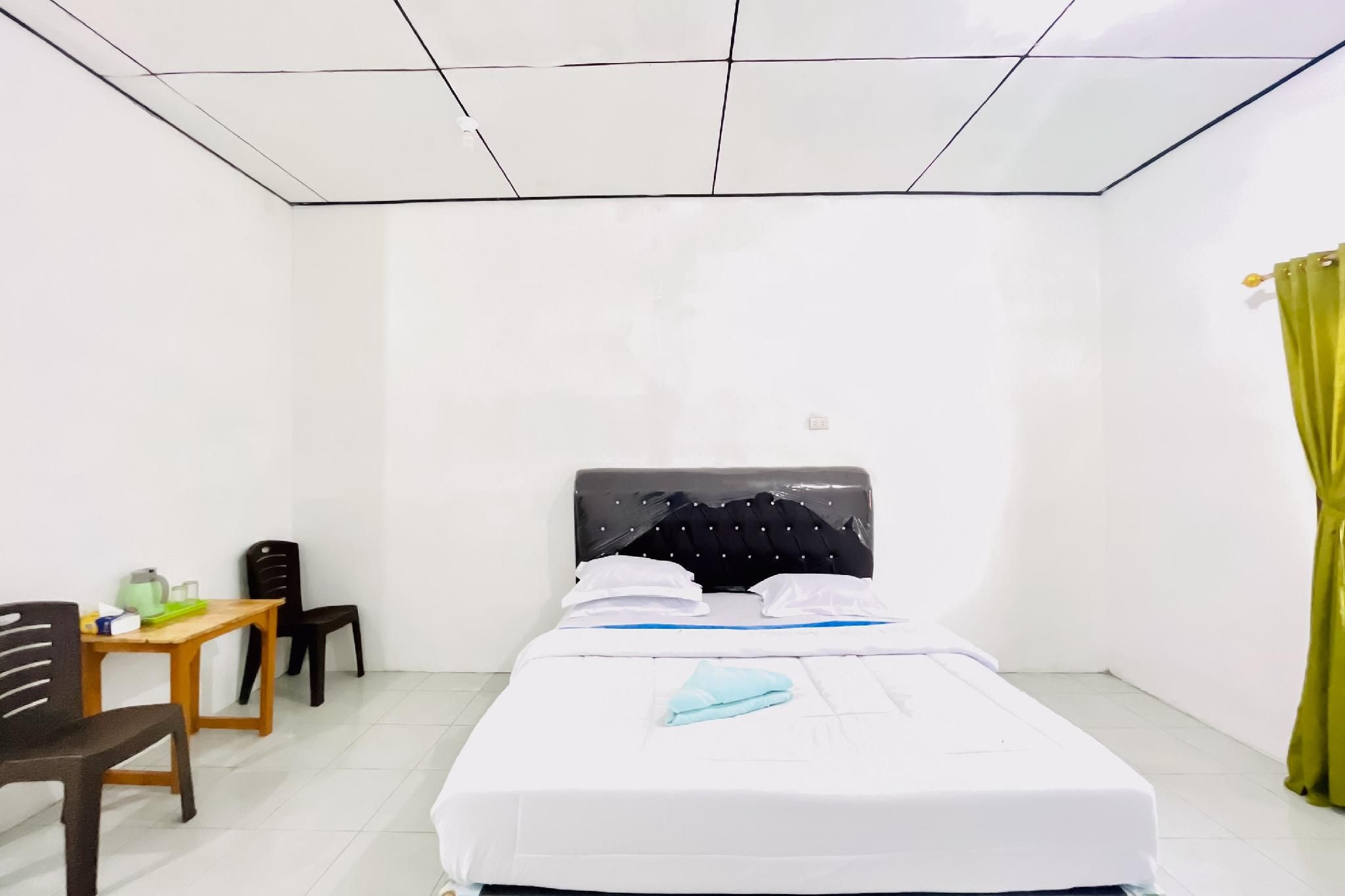 Kempu Tigan Homestay Mitra RedDoorz Standard Room