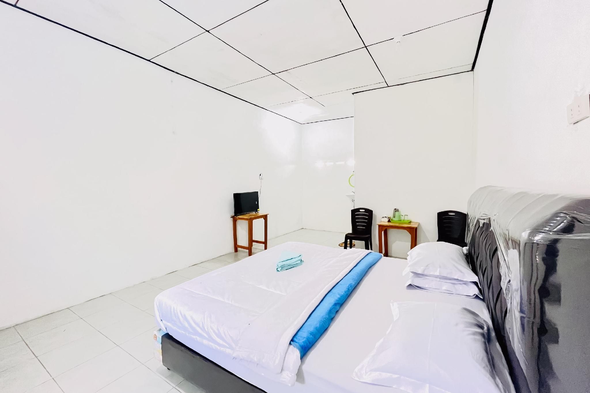 Kempu Tigan Homestay Mitra RedDoorz Standard Room 3