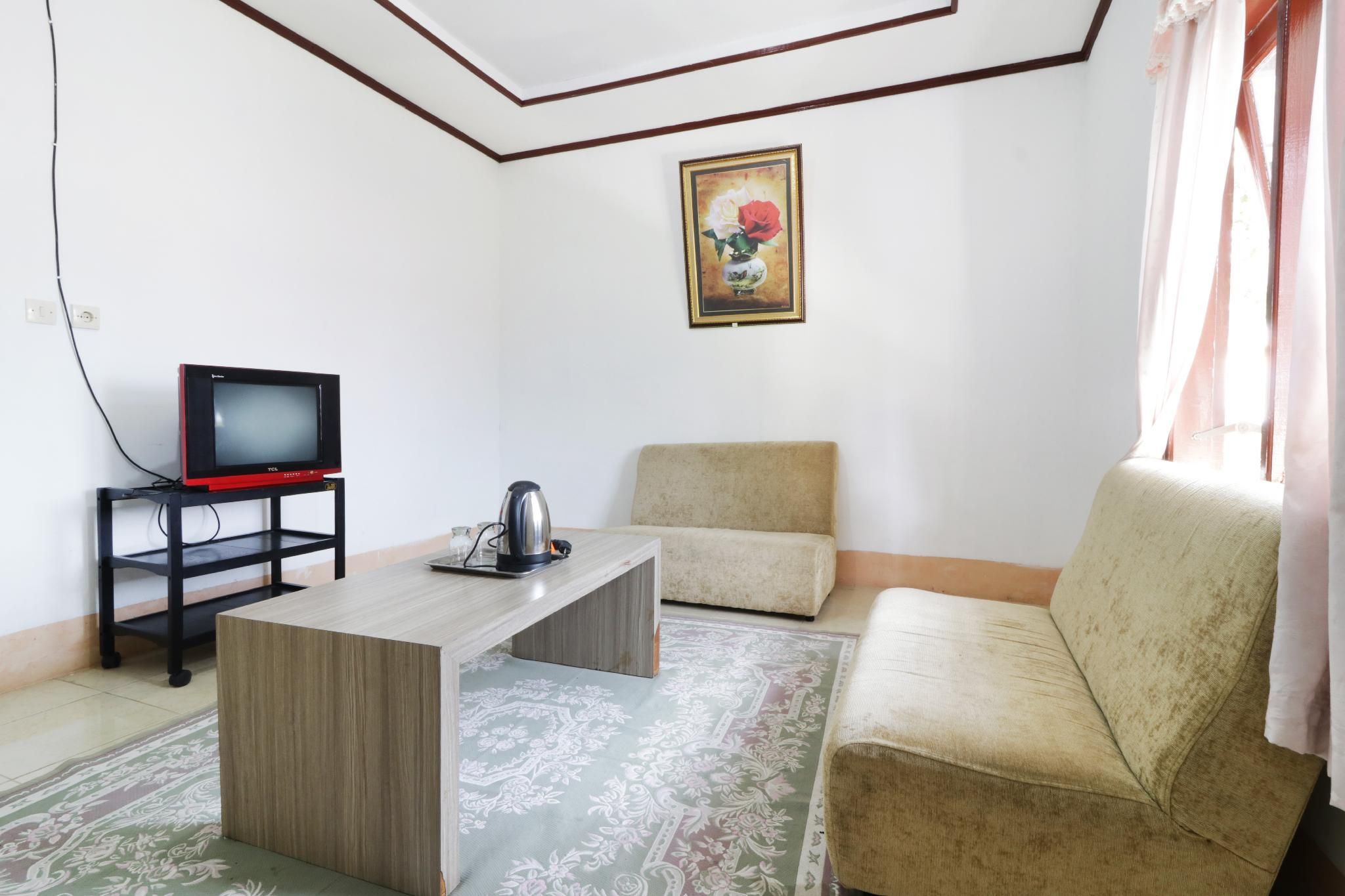 Villa Keluarga Bre Batunanggar Family Room 2