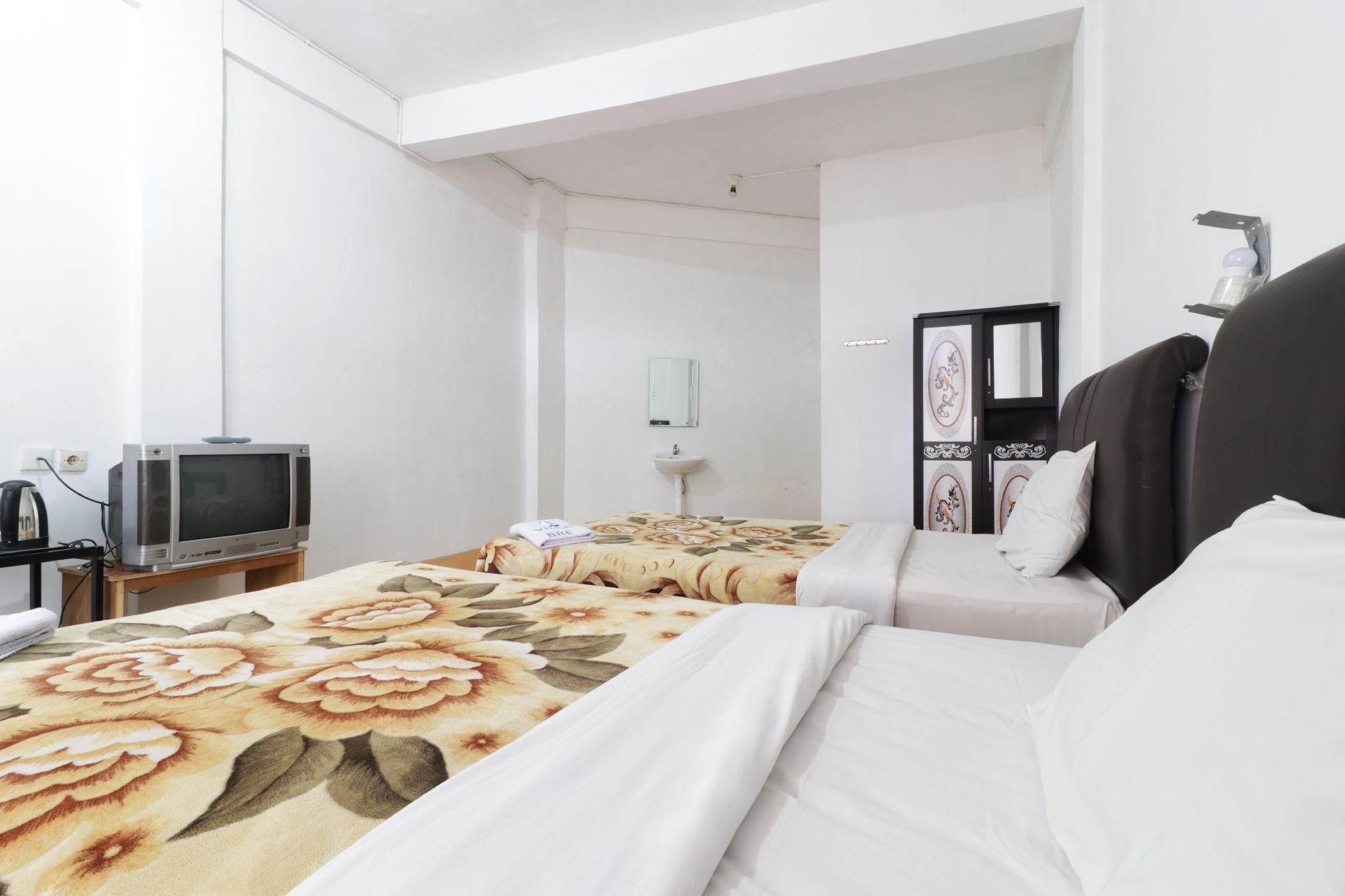 Villa Keluarga Bre Batunanggar Superior Twin Bed Room