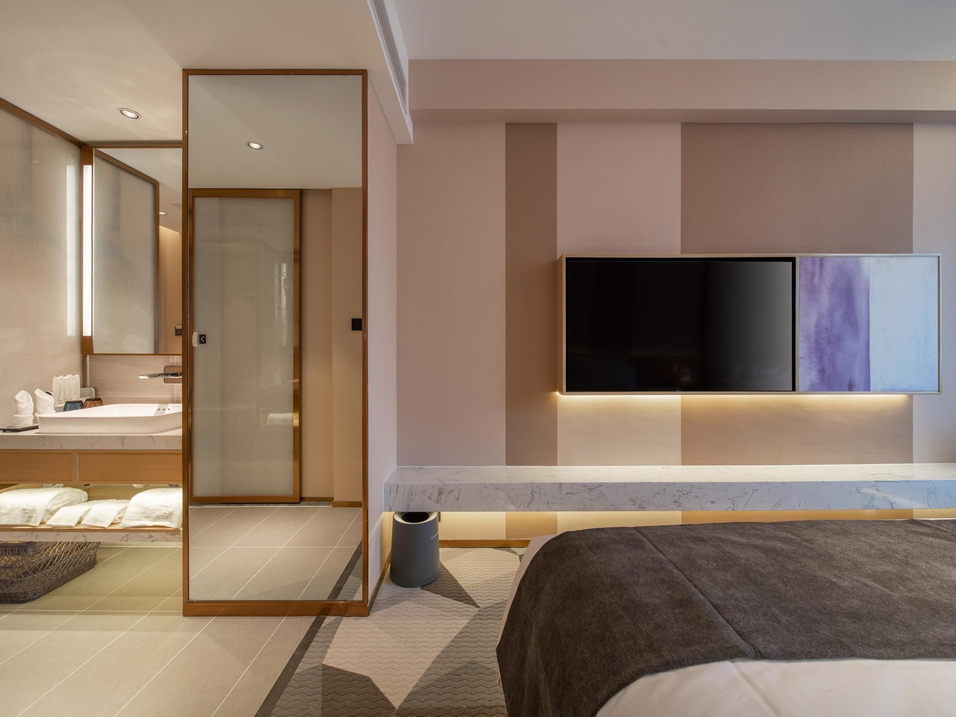 WH - Deluxe Room Twin