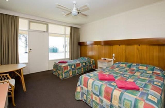Standard Double Room with Lake View