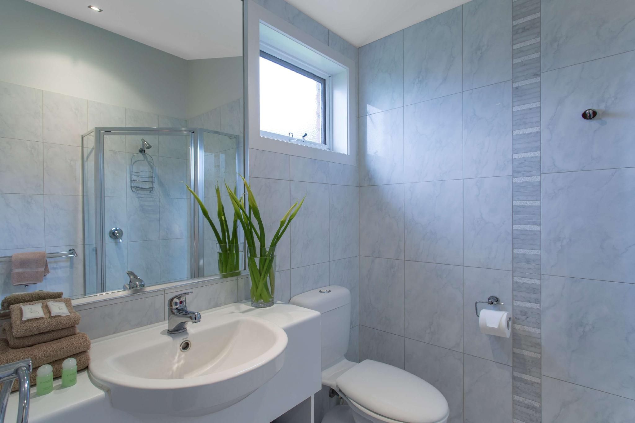 Accessibility - 1 Queen 2 Single Beds, Nonsmoking, Accessible Room, Air Conditioning