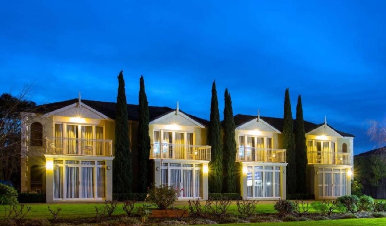 Best Western Colonial Village Motel