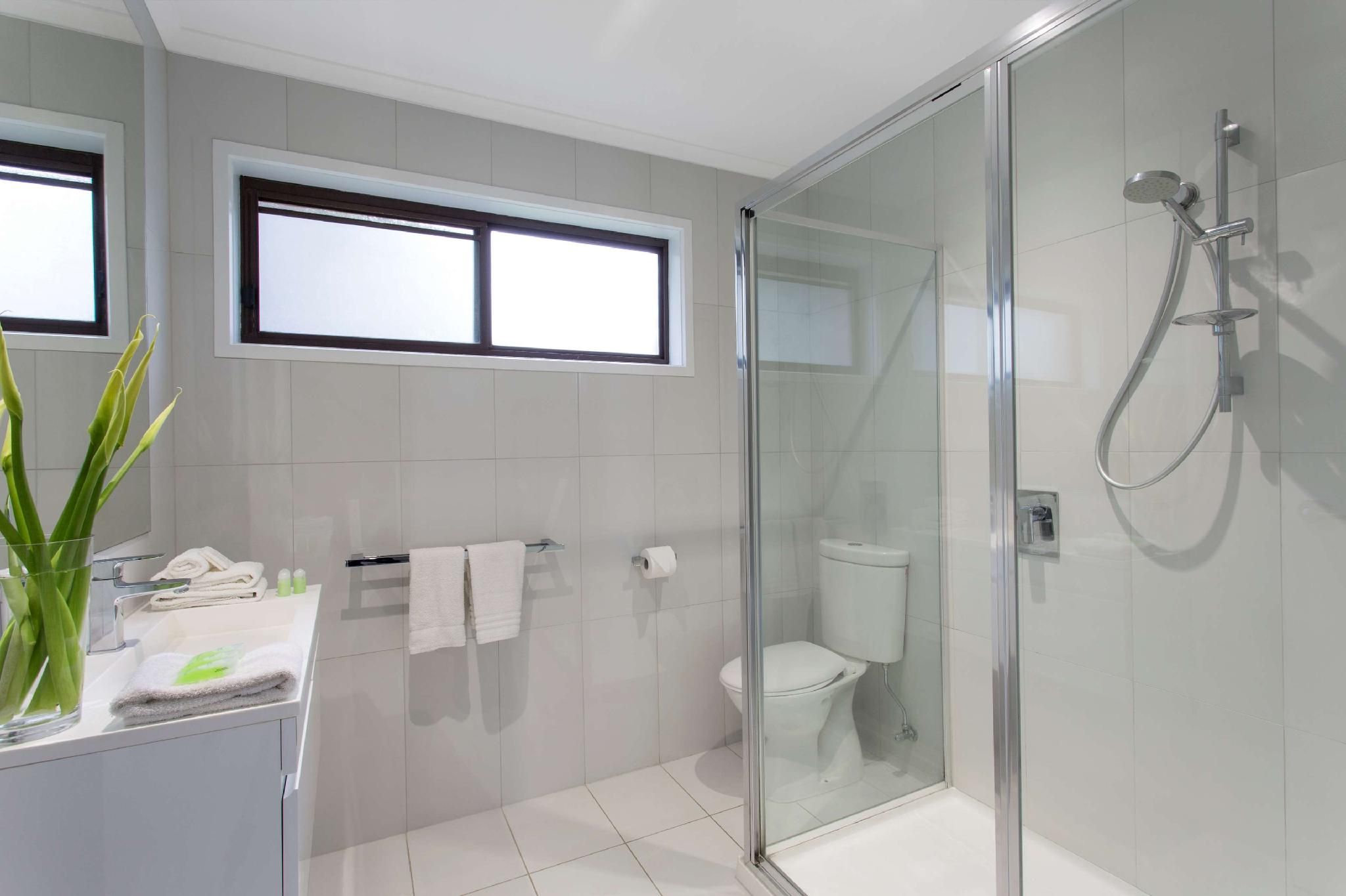 Suite - 1 Queen 3 Single Beds, Non-Smoking, Two Bedrooms, Flat Screen Television, Cable Tv, Kitchene