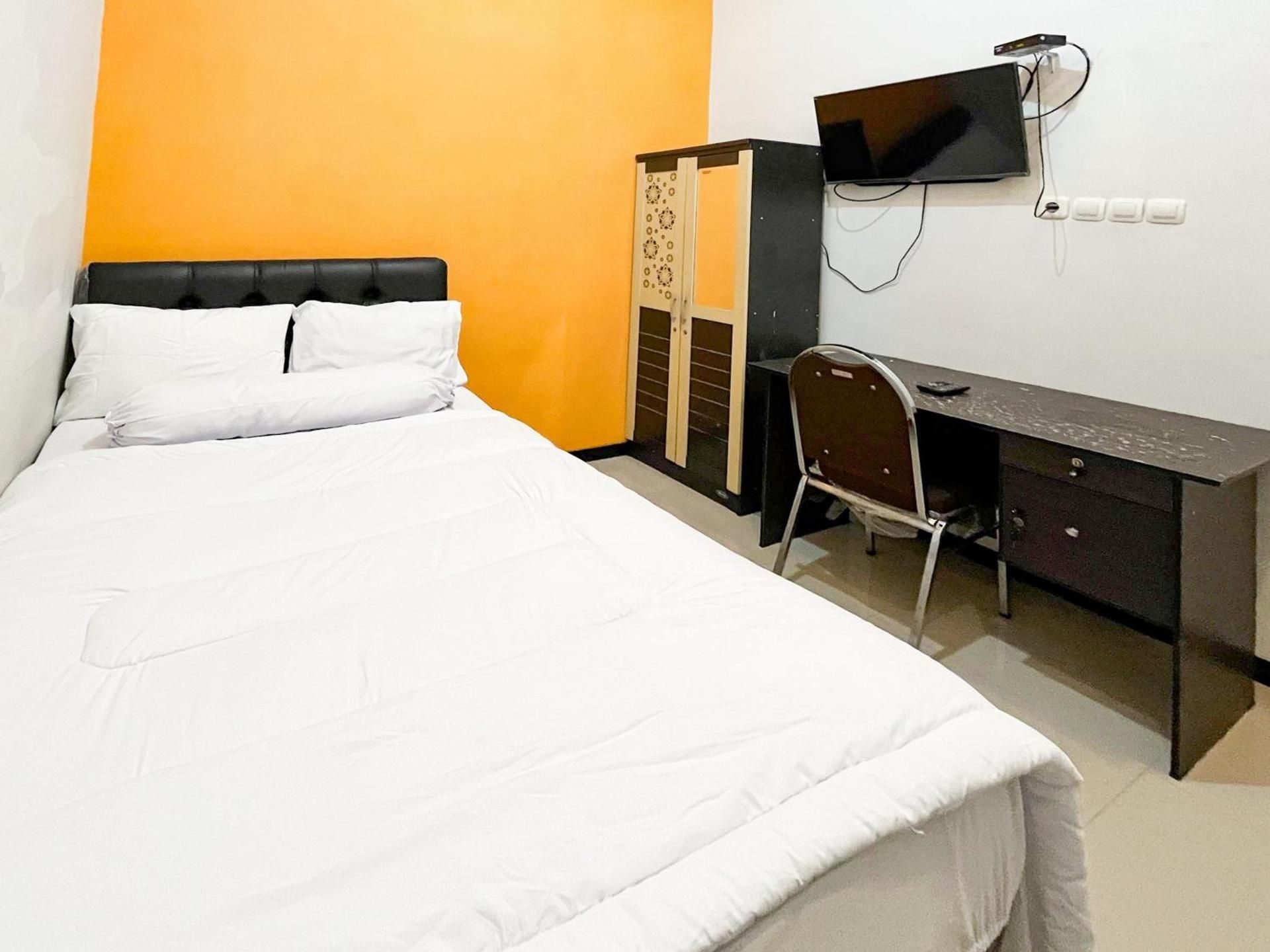 Oma Kost 3 Probolinggo Mitra RedDoorz Single Room 2