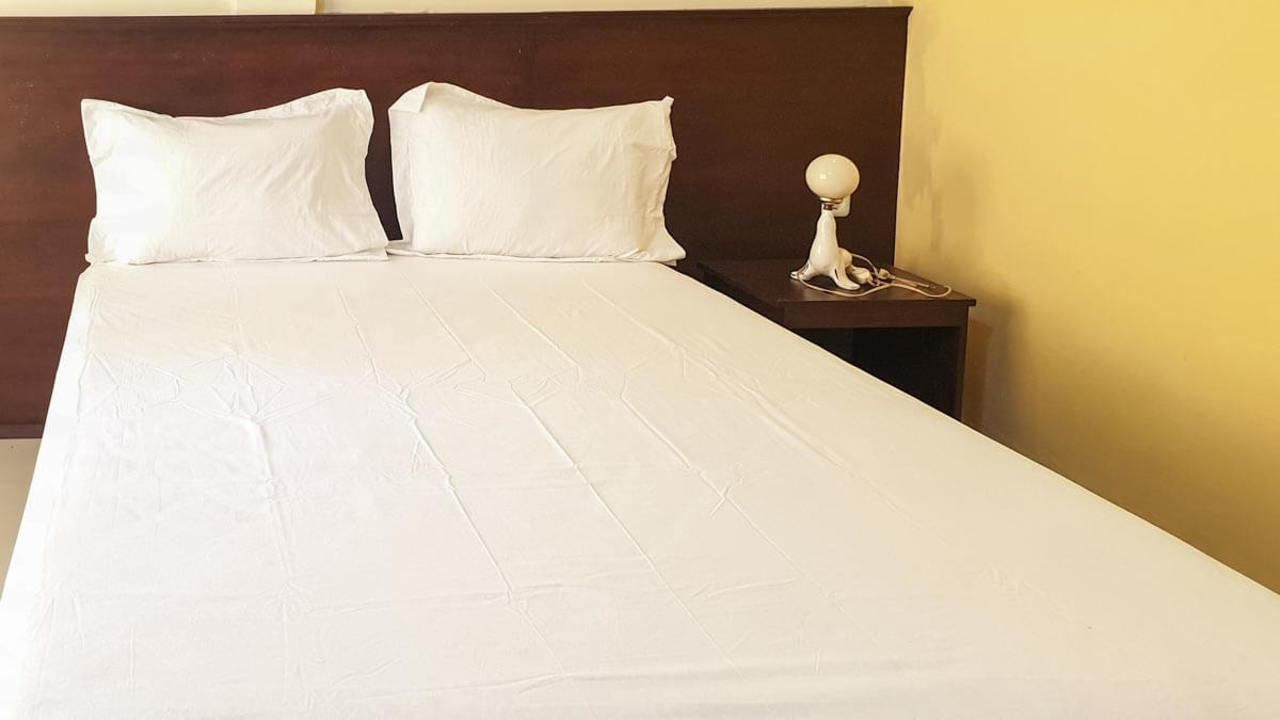 Bromo 22 Homestay Syariah near Terminal Bayuangga Probolinggo Mitra RedDoorz Promotion Room