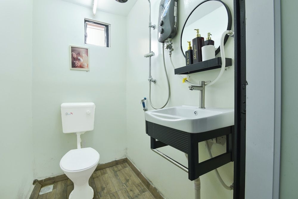 Hotel O Asiacamp Chalet Tanjung Karang Deluxe Double Room 7