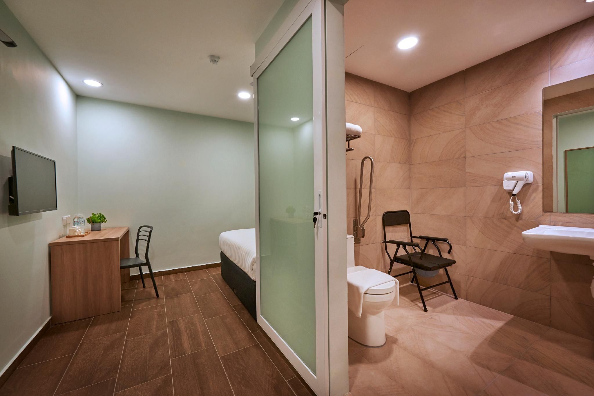 Standard Queen Room - Disabled Access