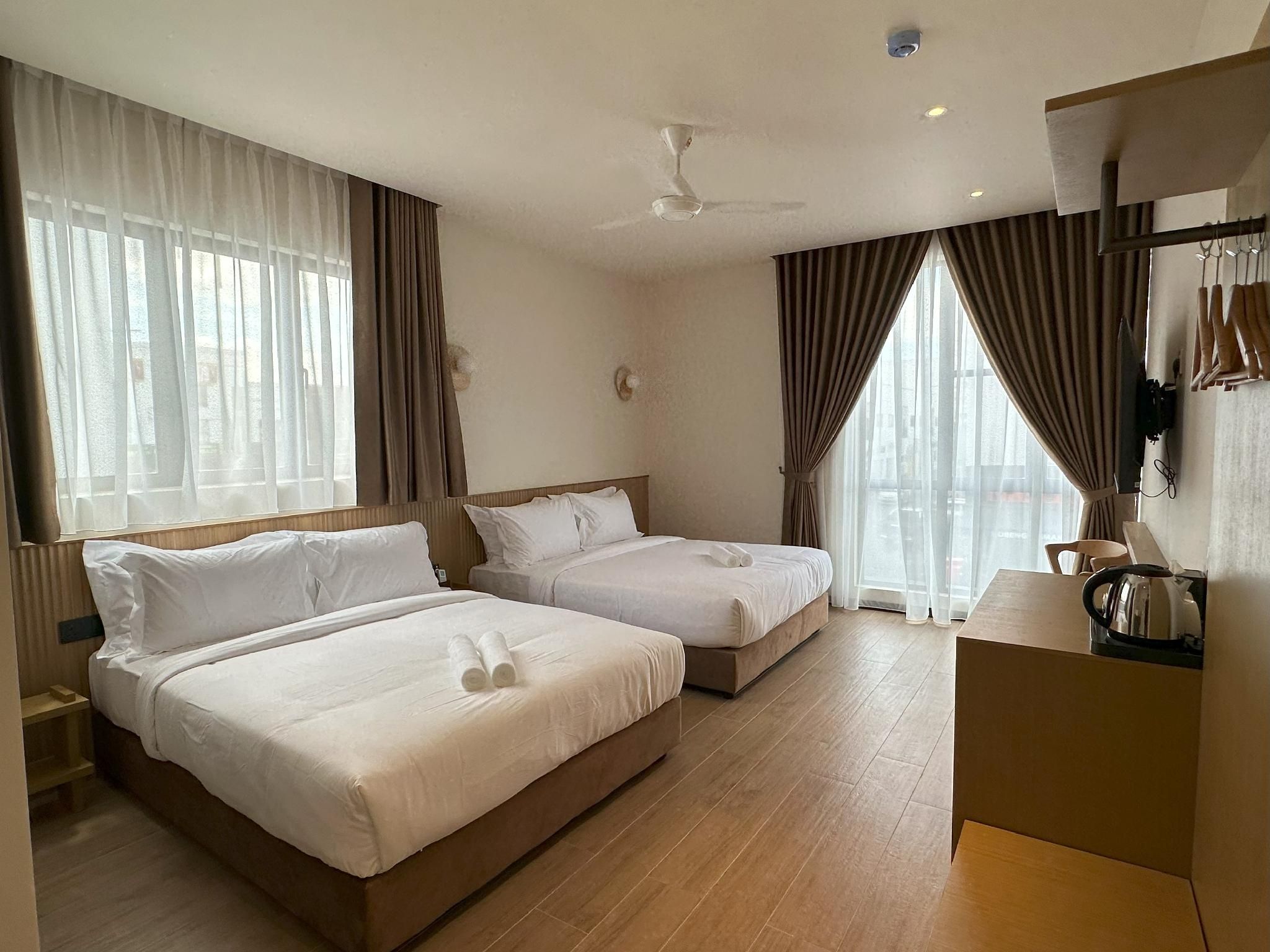 Deluxe Family Room