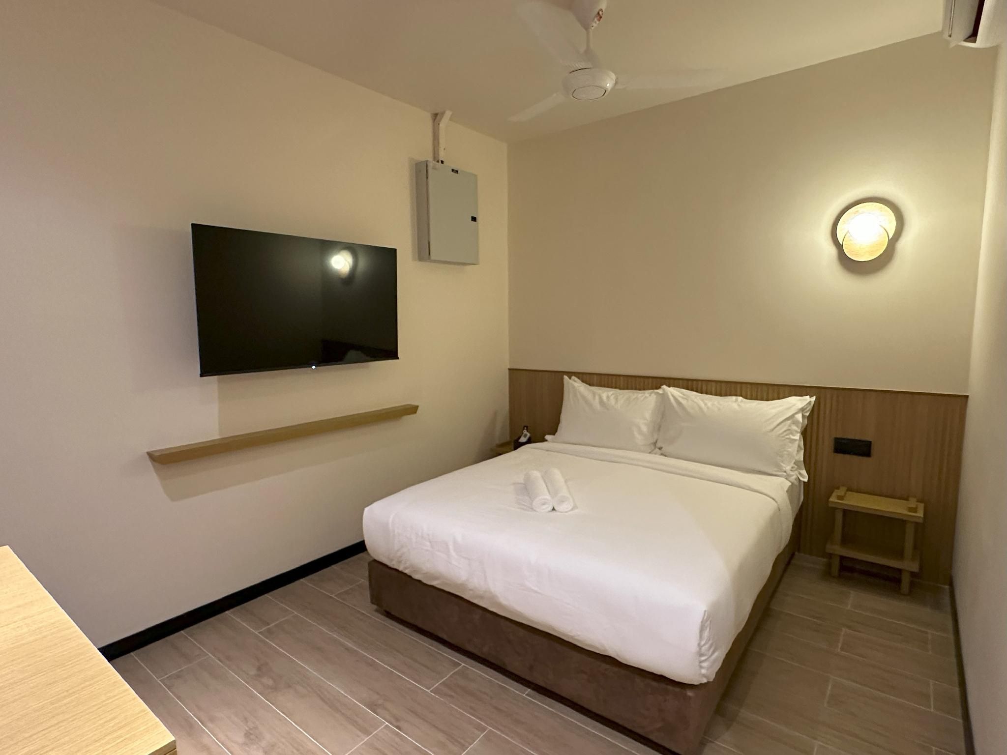 Standard Queen Room - No View