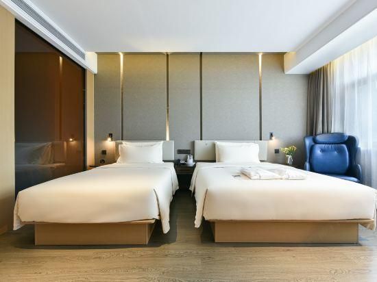 Atour Twin Room
