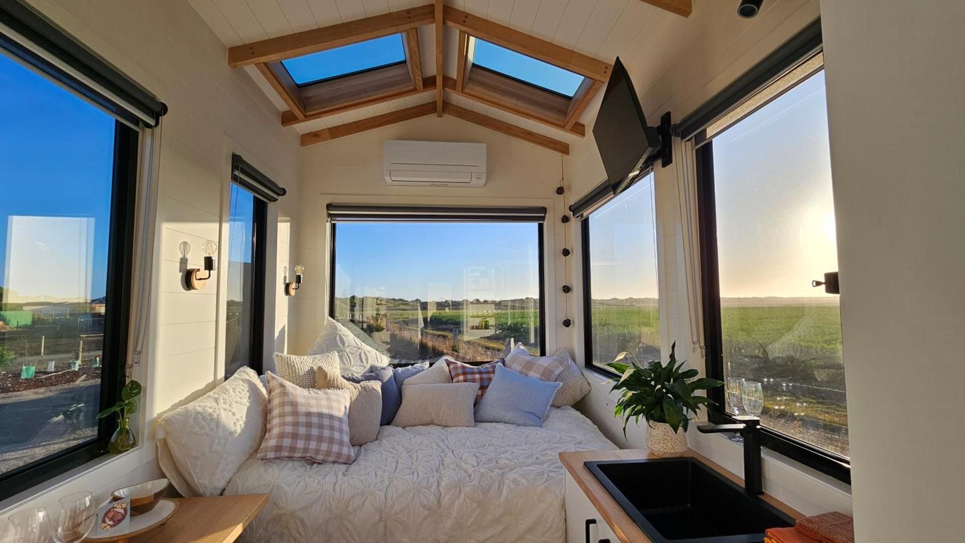 Queen Room with Garden View