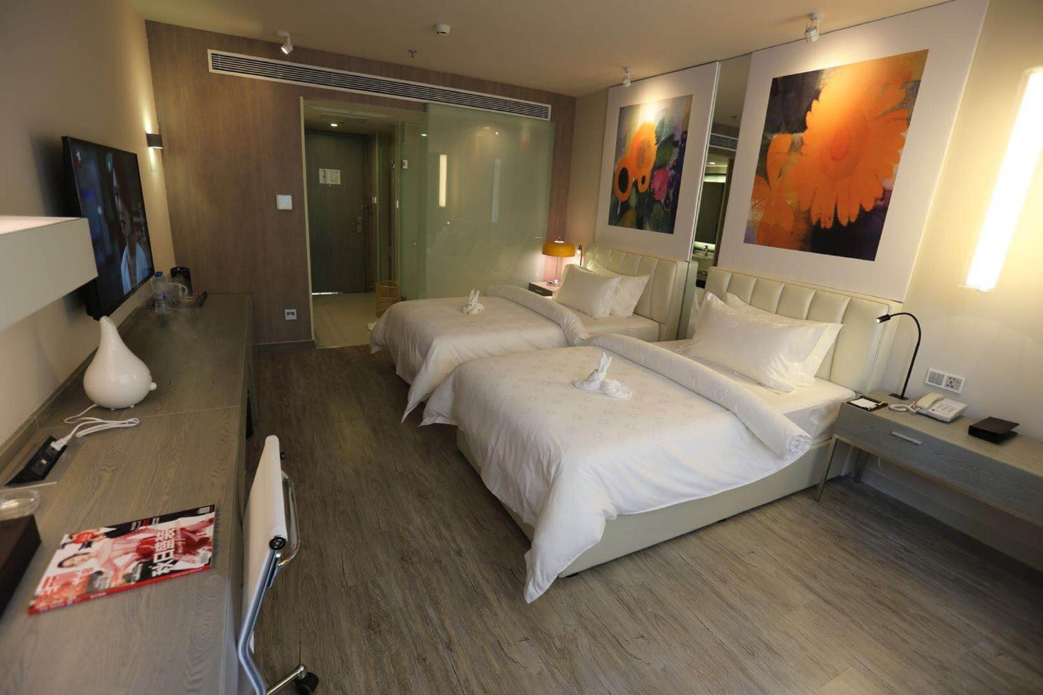 Extreme Sassy Twin Room
