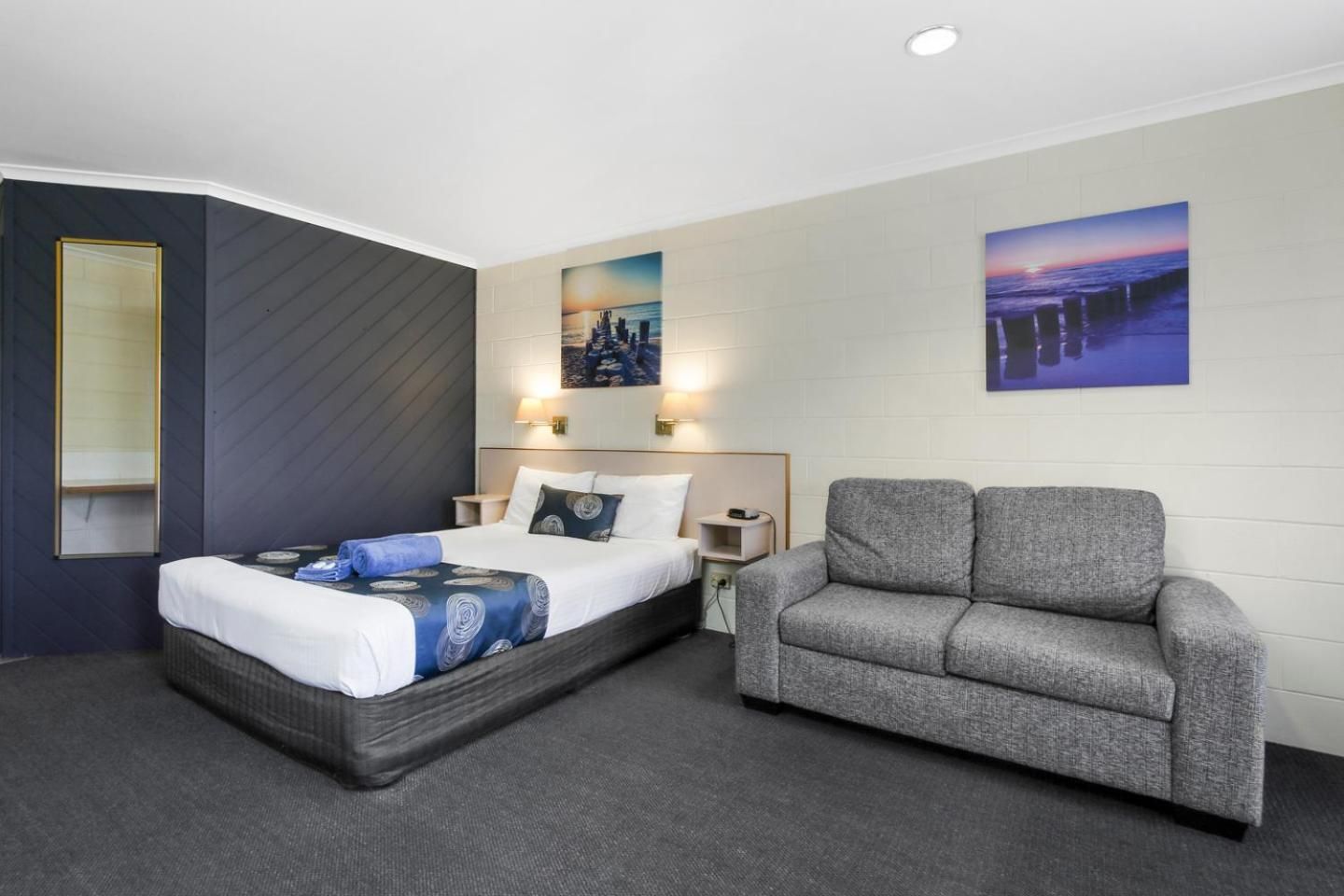 Deluxe Queen Suite