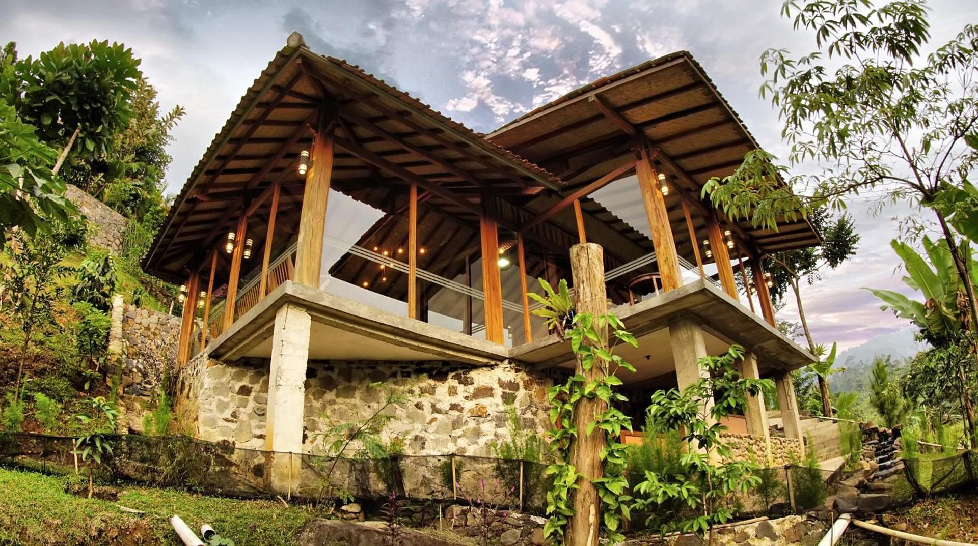 Tirta Arsanta Hot Springs & Villa