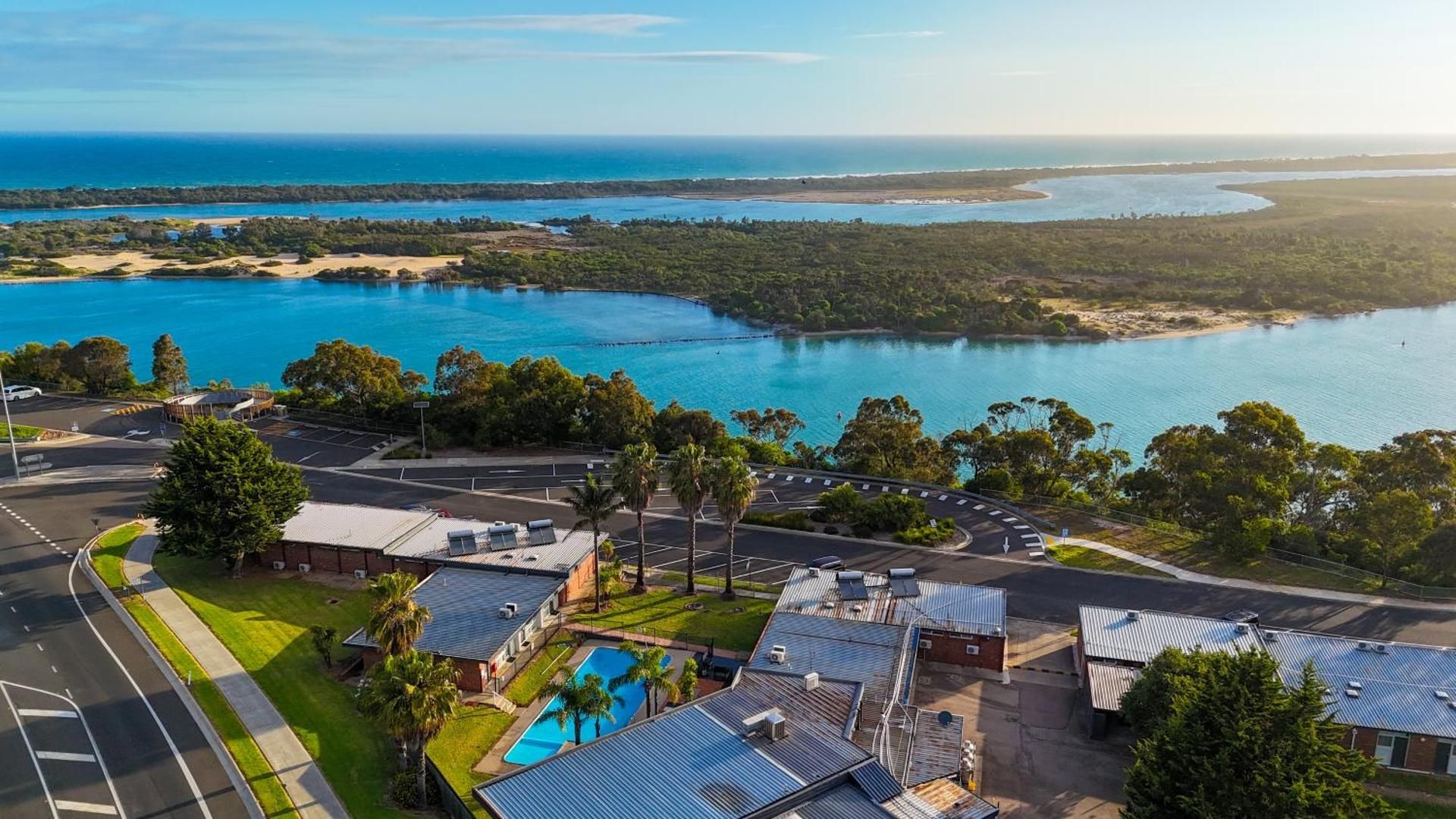 Ocean Views Motel Lakes Entrance Family Room (4 people) - Non Pet Friendly 3